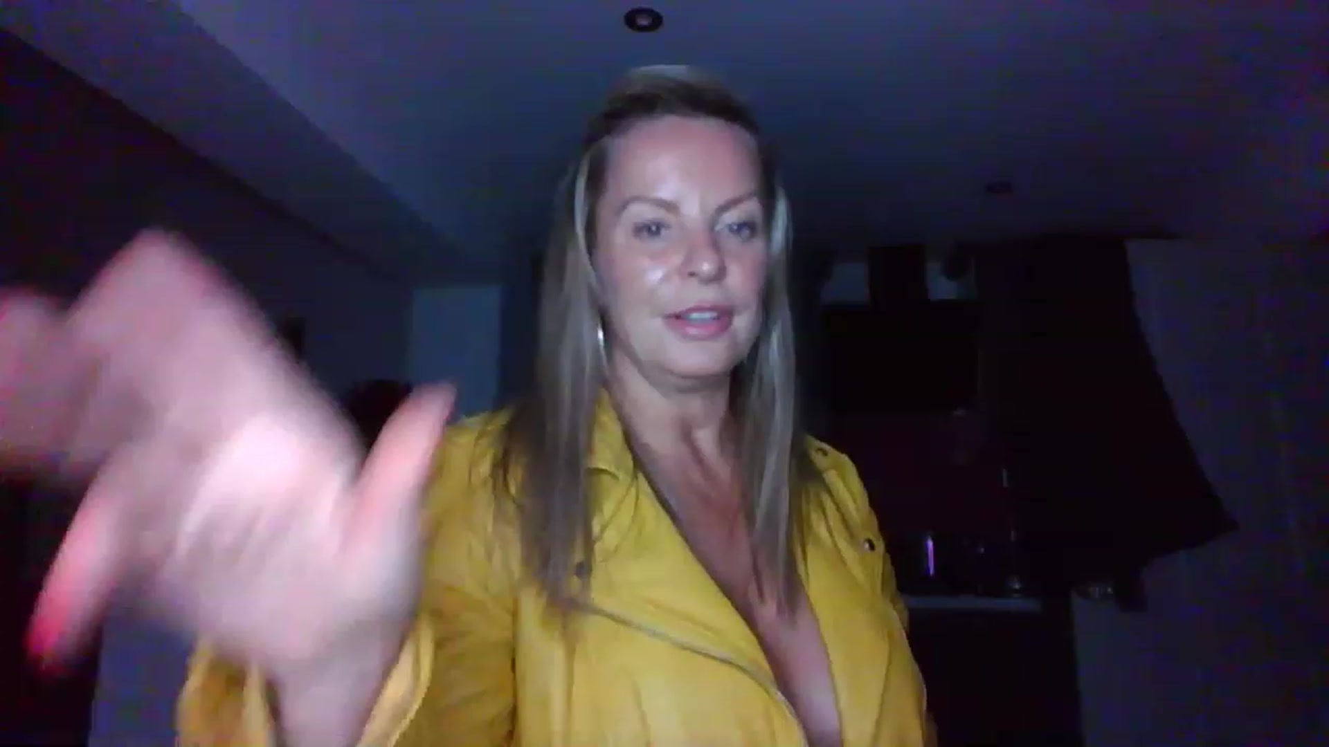 Gallery image thumbnail from Klo35's myfreecams stream on, 07/23/2023, 23:20 image 16 of 20