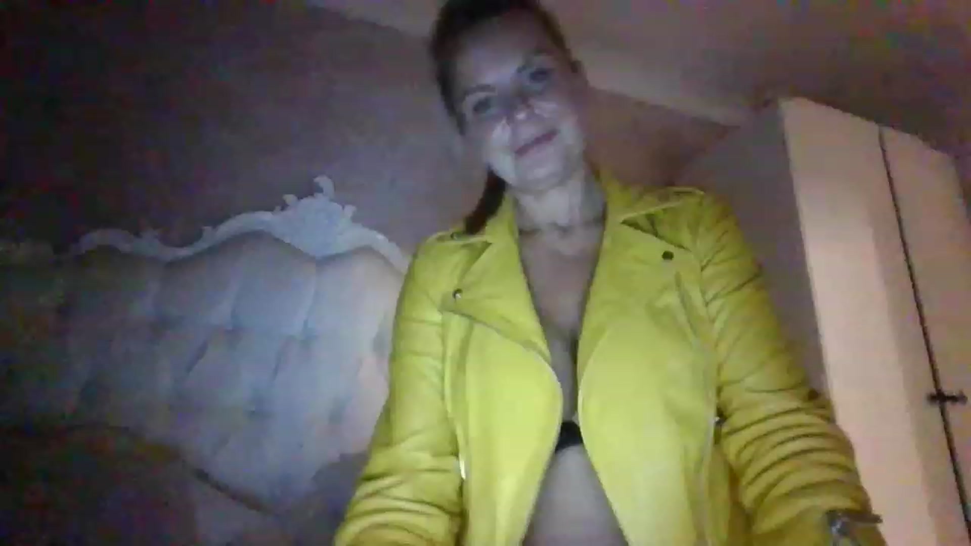 Gallery image thumbnail from Klo35's myfreecams stream on, 07/24/2023, 01:47 image 10 of 20