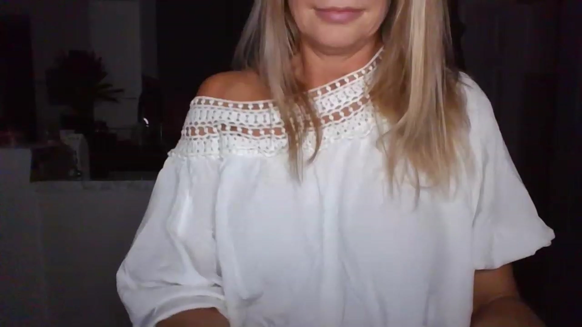 Gallery image thumbnail from Klo35's myfreecams stream on, 07/24/2023, 22:16 image 6 of 20