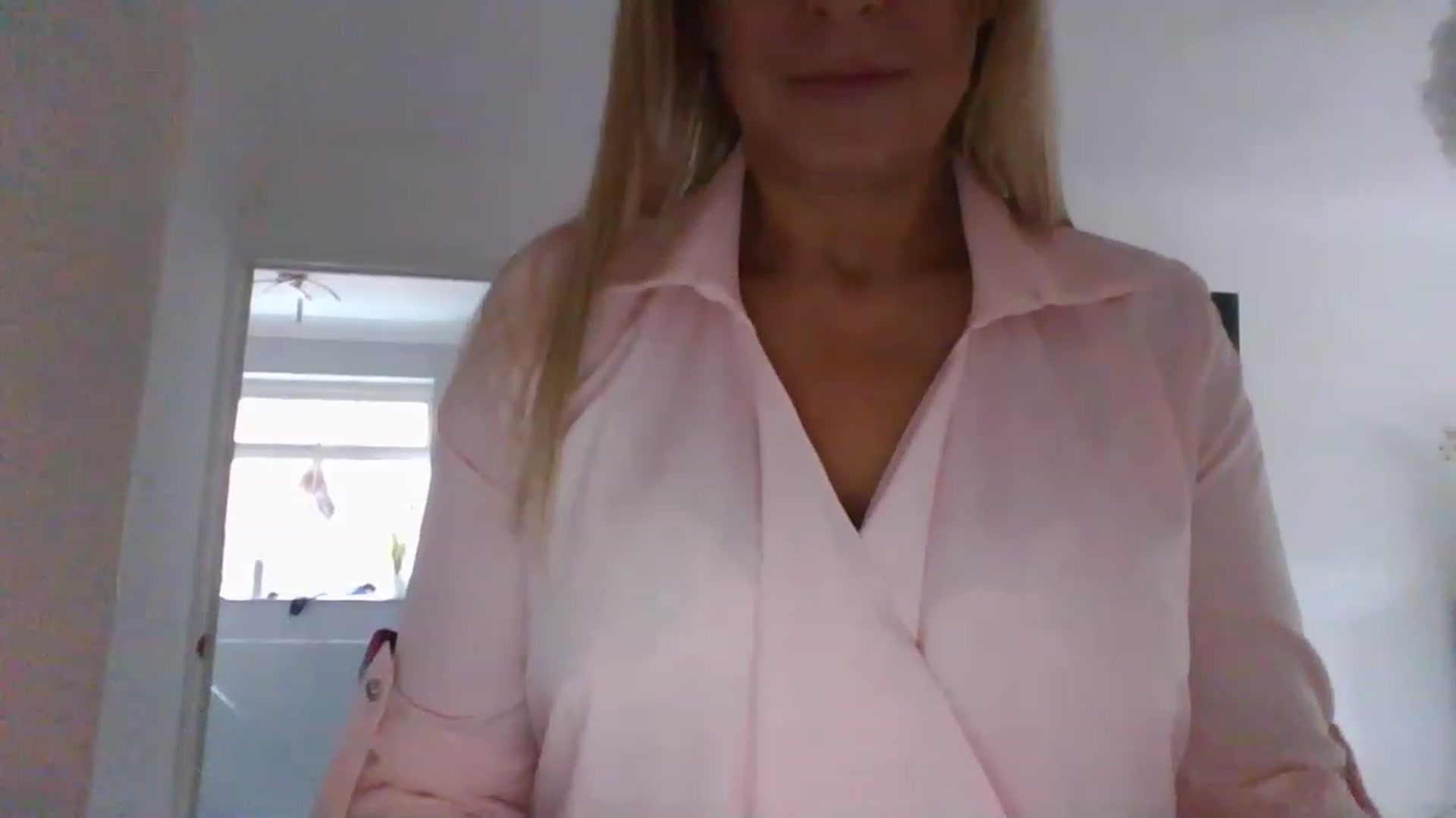 Gallery image thumbnail from Klo35's myfreecams stream on, 07/27/2023, 13:46 image 20 of 20