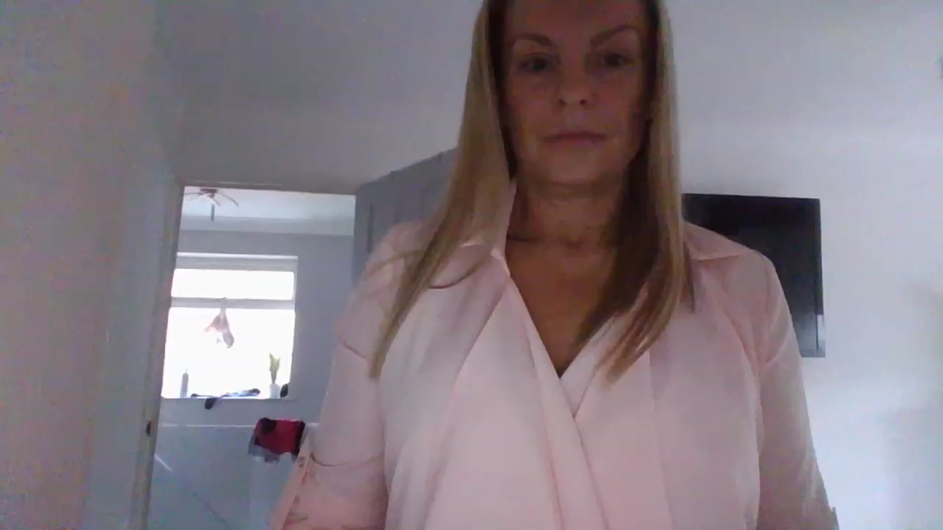 Gallery image thumbnail from Klo35's myfreecams stream on, 07/27/2023, 13:46 image 10 of 20