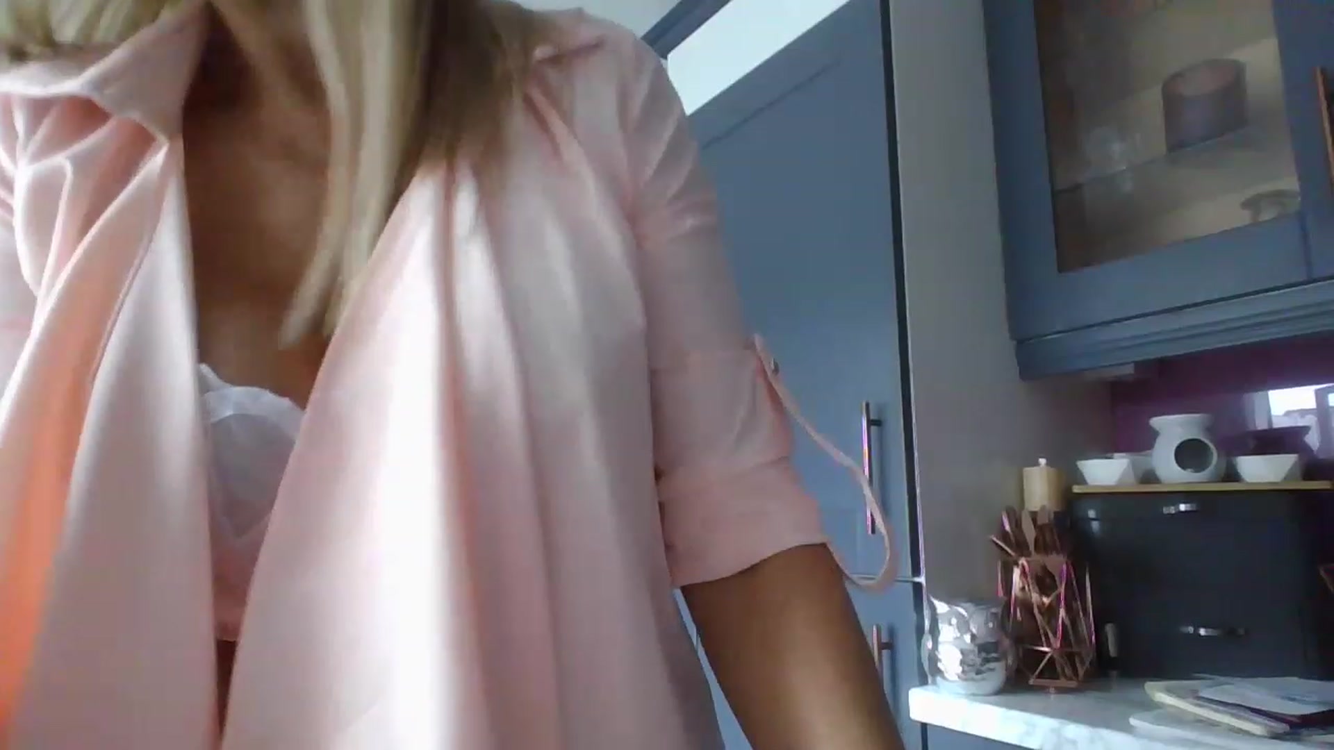Gallery image thumbnail from Klo35's myfreecams stream on, 07/27/2023, 14:09 image 8 of 20