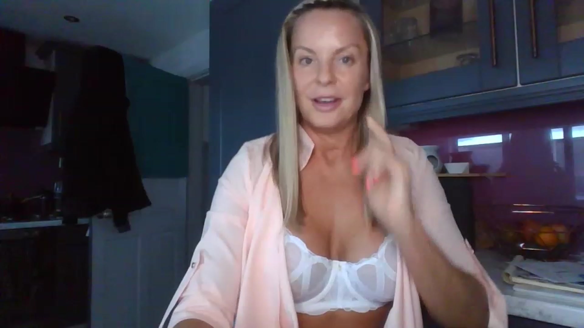 Gallery image thumbnail from Klo35's myfreecams stream on, 07/27/2023, 19:15 image 2 of 20