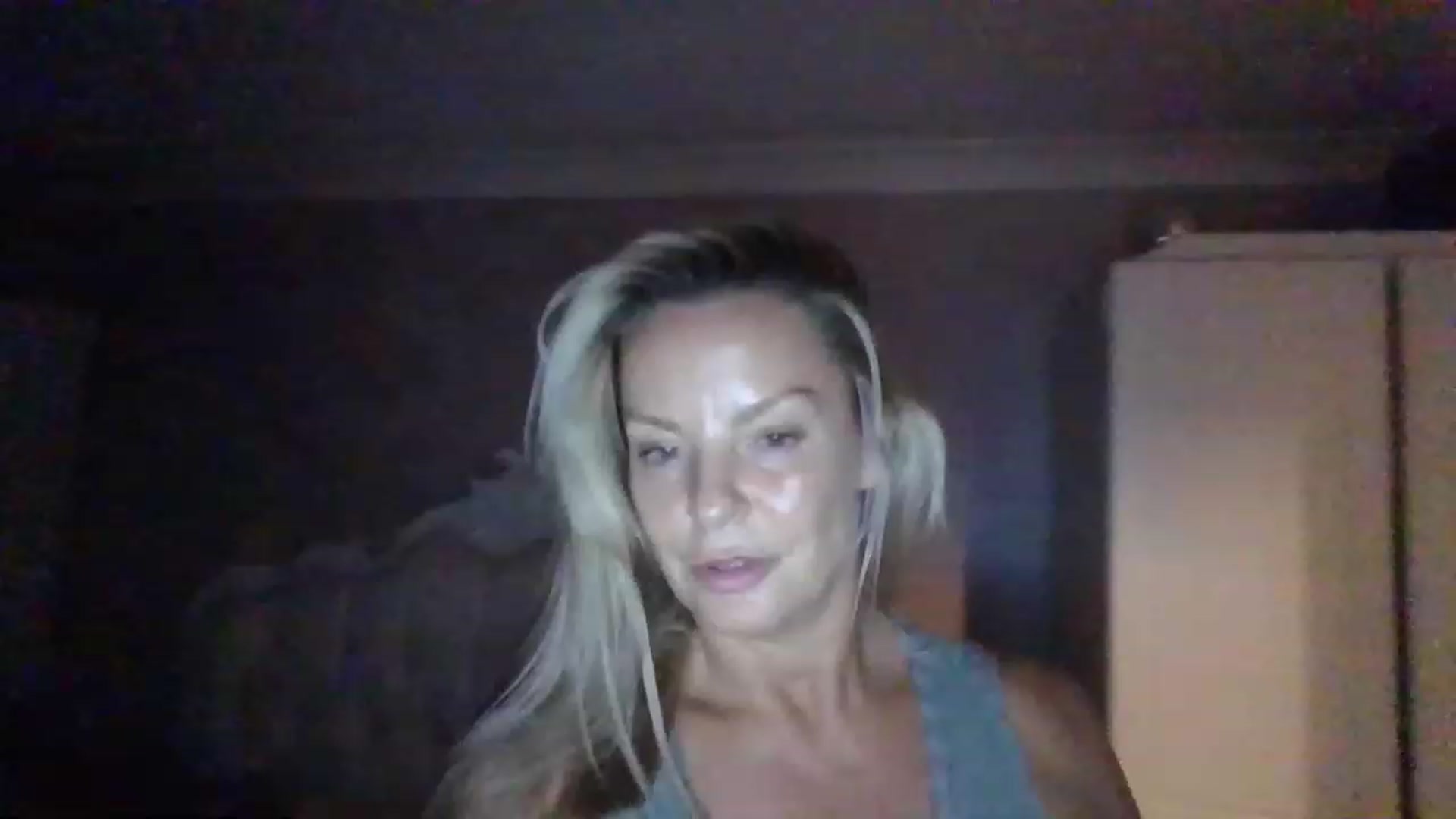 Gallery image thumbnail from Klo35's myfreecams stream on, 07/30/2023, 23:32 image 12 of 20