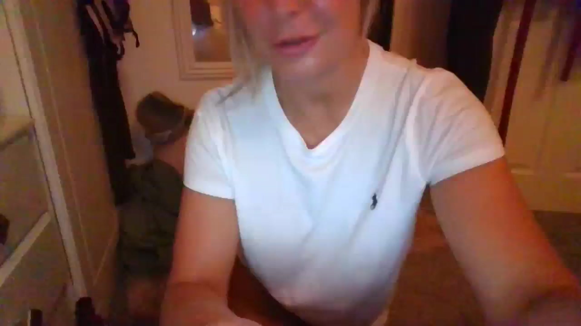 Gallery image thumbnail from Klo35's myfreecams stream on, 07/31/2023, 01:48 image 9 of 20