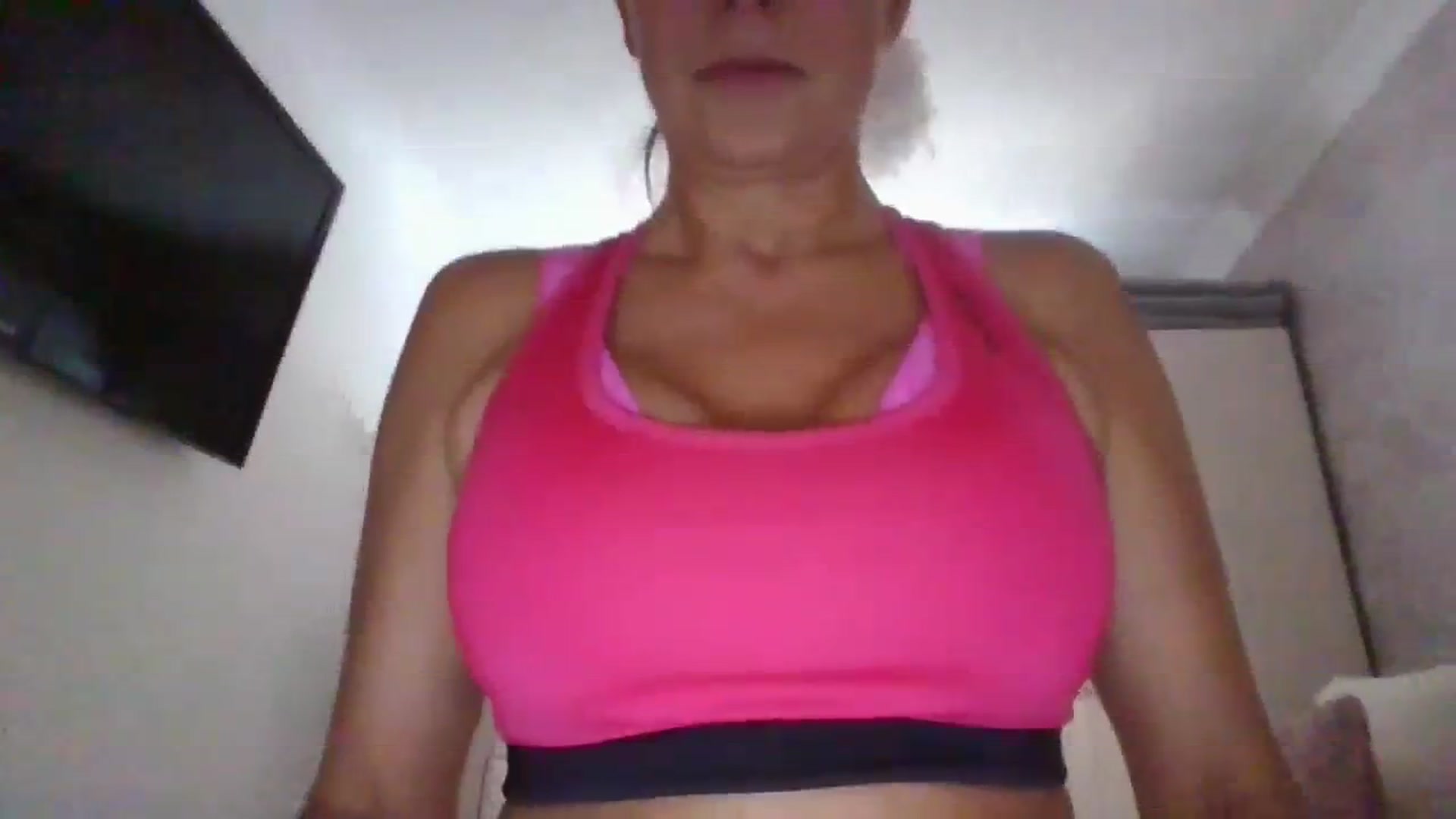 Gallery image thumbnail from Klo35's myfreecams stream on, 08/04/2023, 11:03 image 15 of 20