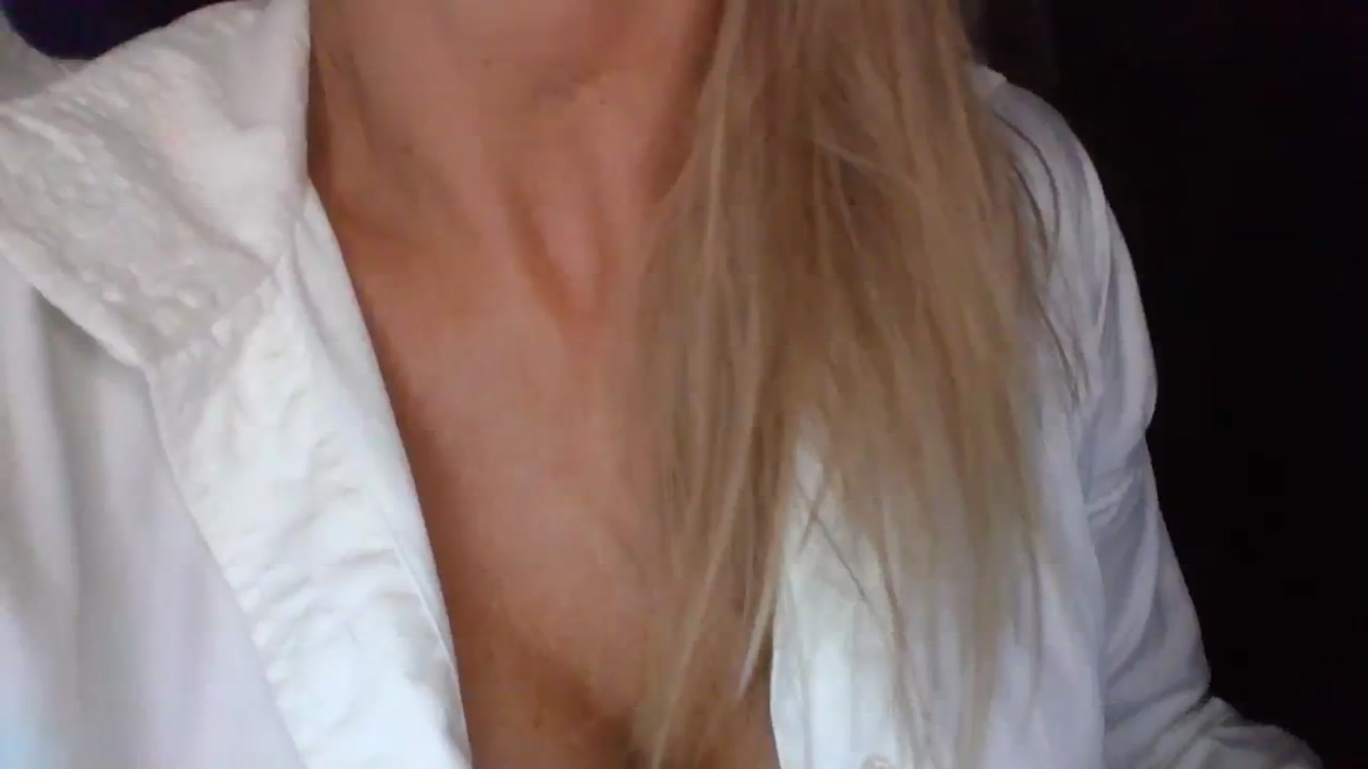 Gallery image thumbnail from Klo35's myfreecams stream on, 08/04/2023, 23:22 image 19 of 20