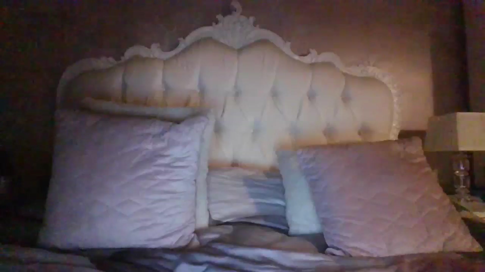 Gallery image thumbnail from Klo35's myfreecams stream on, 08/10/2023, 22:54 image 8 of 20