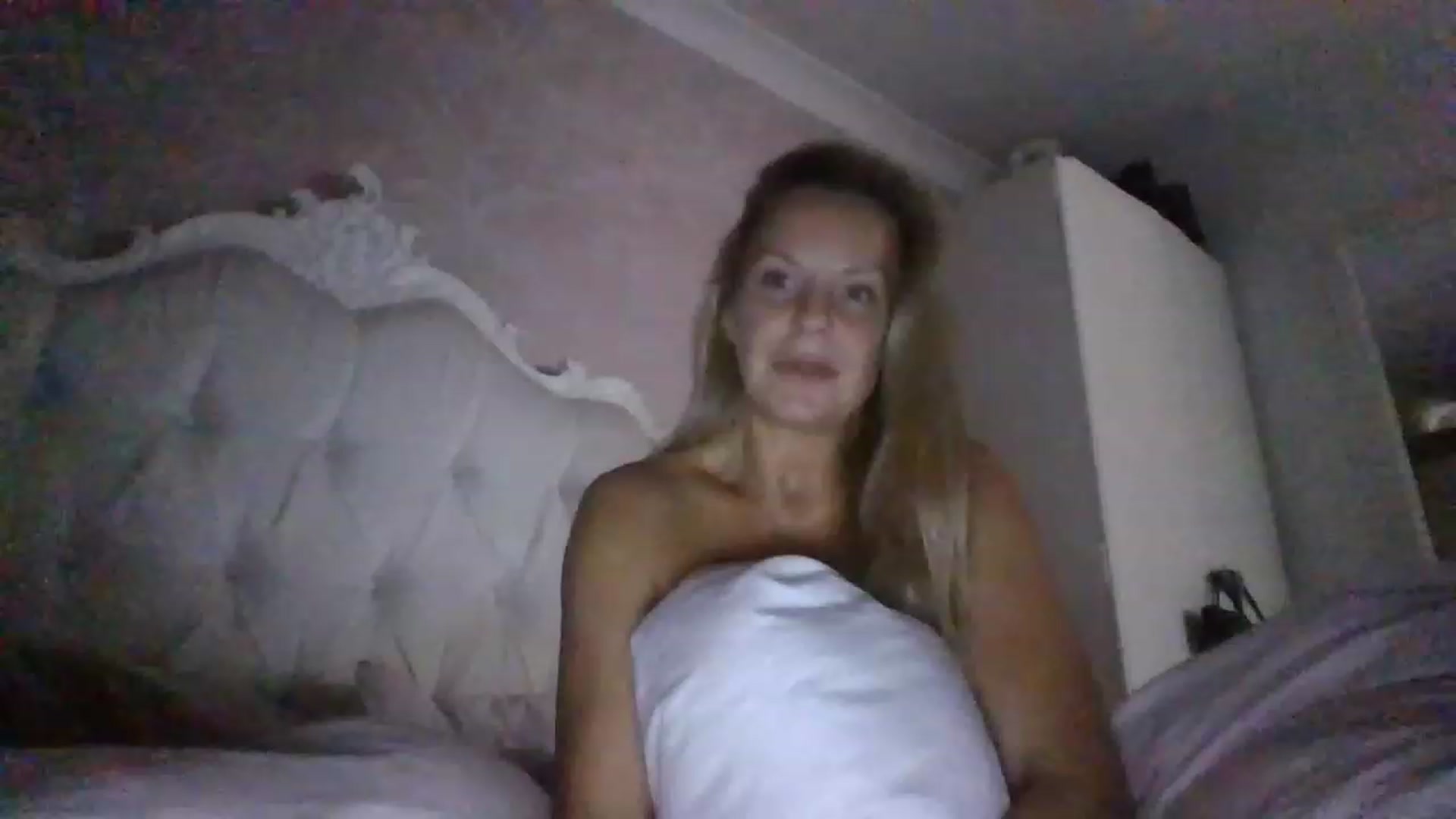 Gallery image thumbnail from Klo35's myfreecams stream on, 08/23/2023, 08:05 image 17 of 20