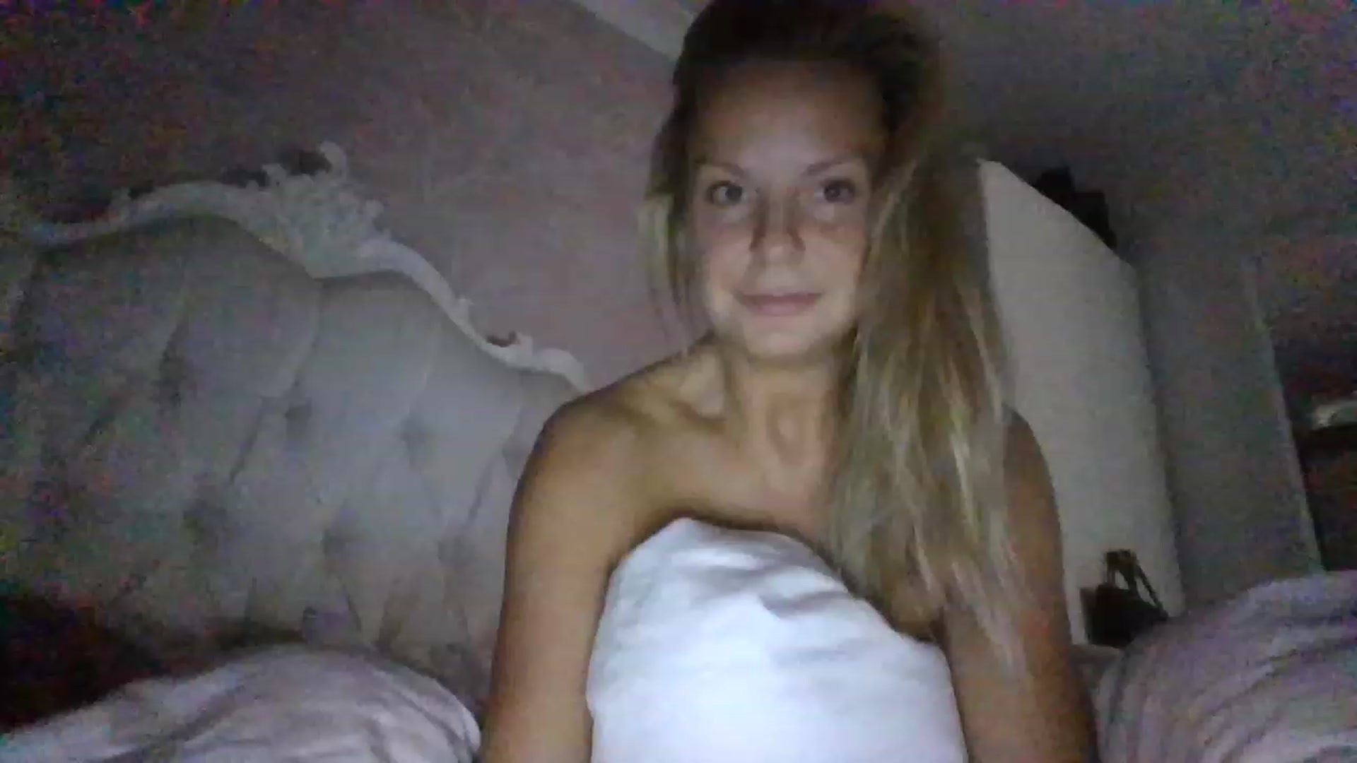 Gallery image thumbnail from Klo35's myfreecams stream on, 08/23/2023, 08:05 image 9 of 20
