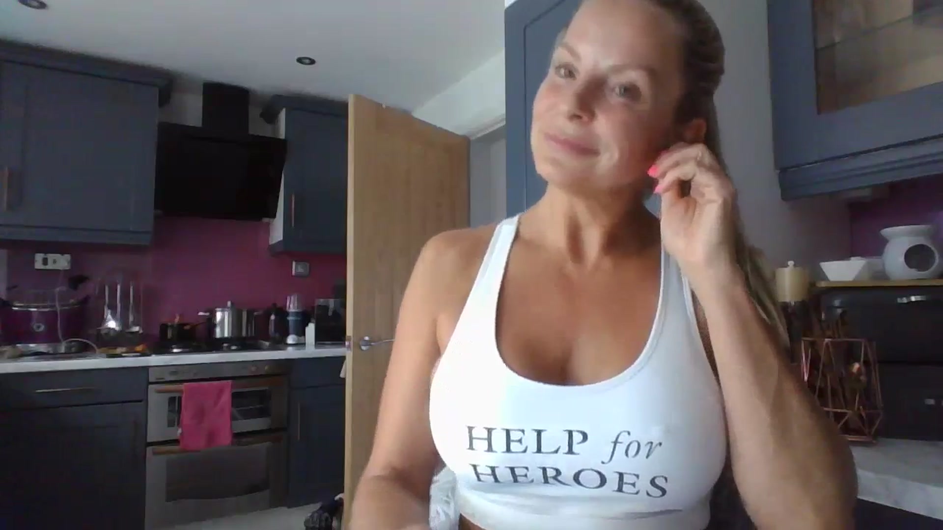 Gallery image thumbnail from Klo35's myfreecams stream on, 08/23/2023, 14:47 image 4 of 20