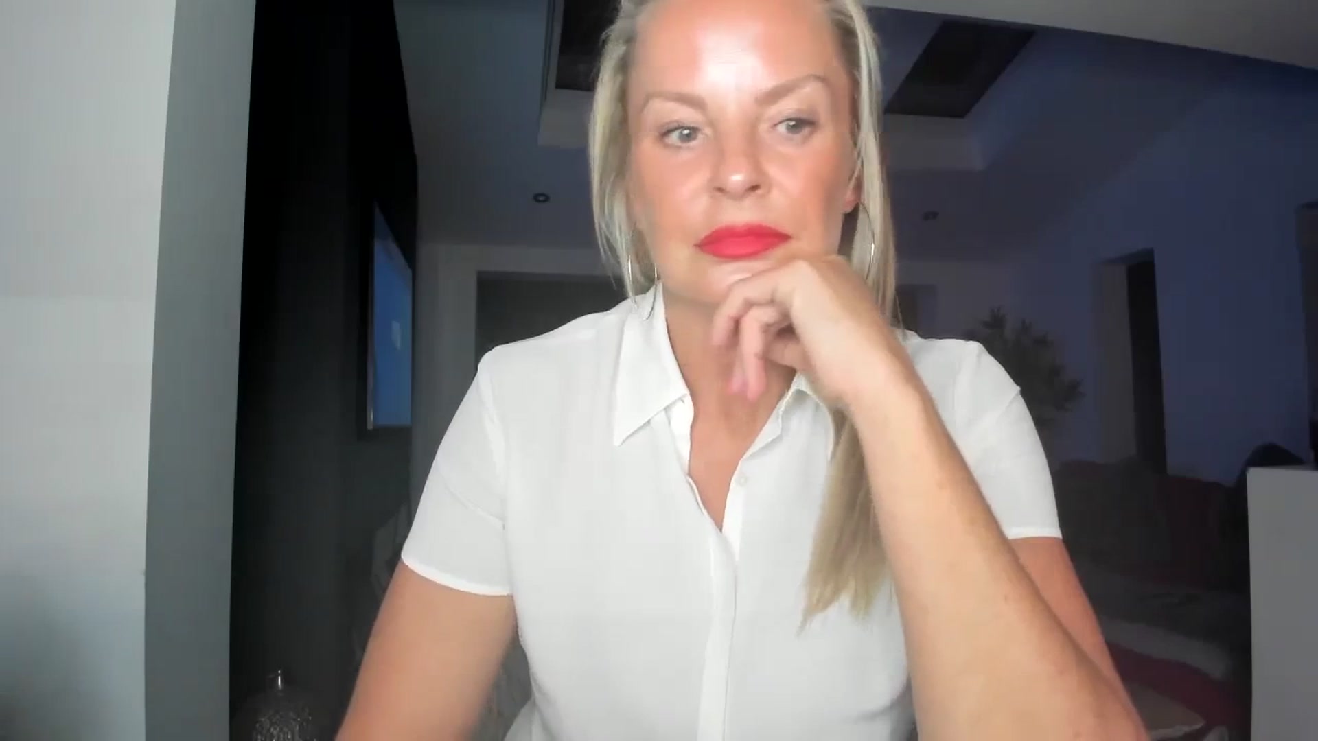Gallery image thumbnail from Klo35's myfreecams stream on, 08/24/2023, 23:04 image 16 of 20