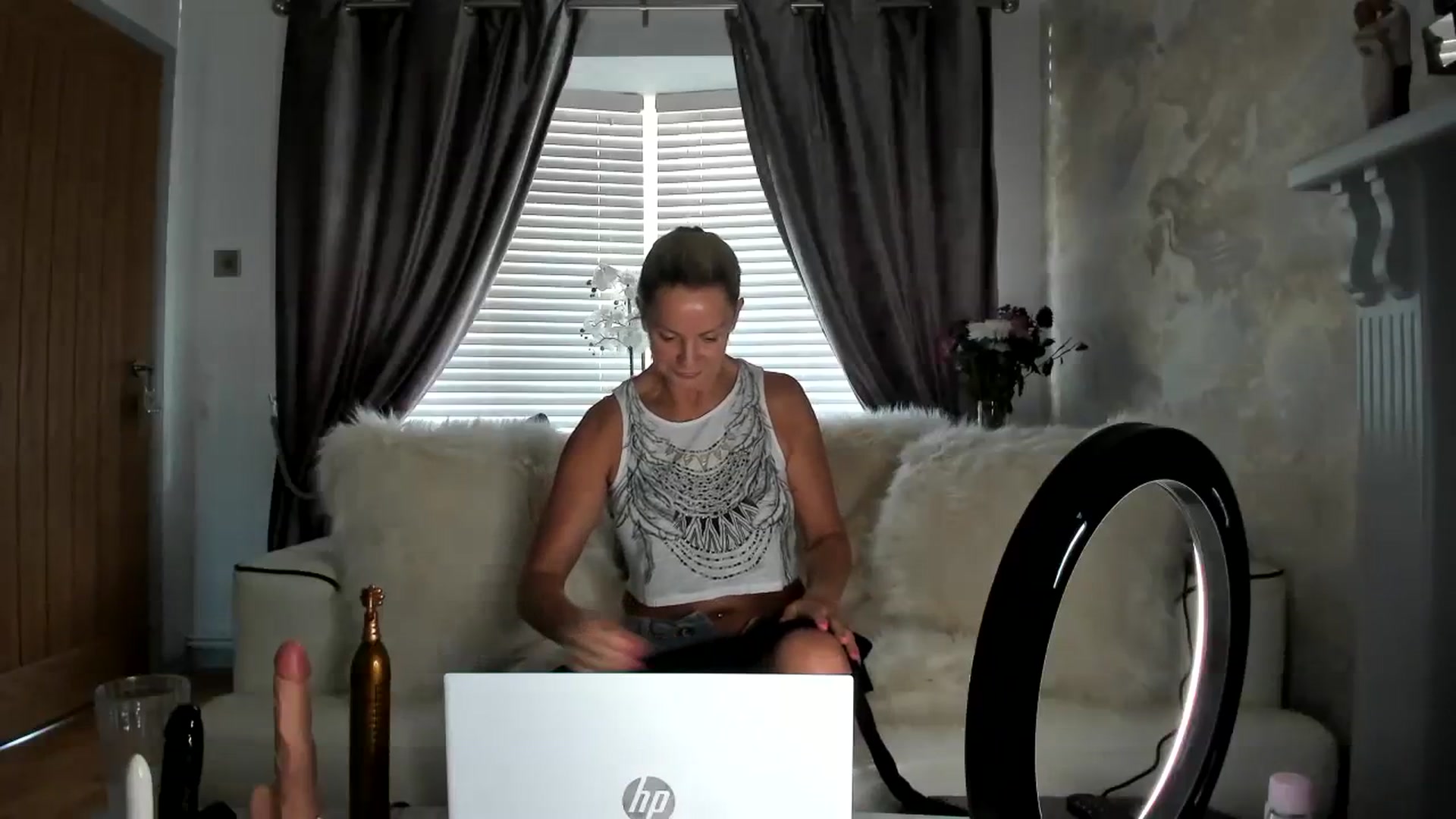 Gallery image thumbnail from Klo35's myfreecams stream on, 08/30/2023, 15:42 image 20 of 20