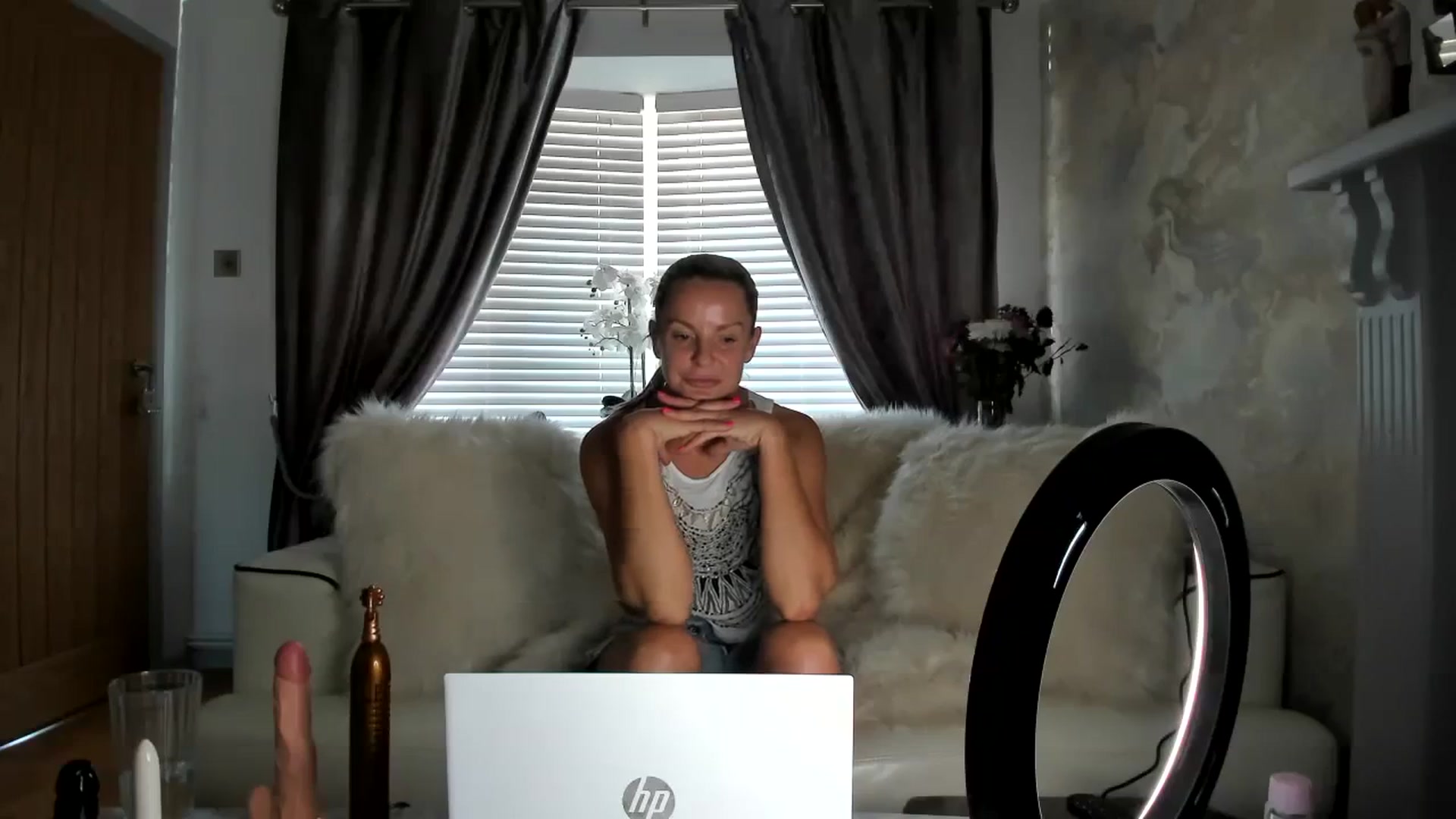 Gallery image thumbnail from Klo35's myfreecams stream on, 08/30/2023, 15:42 image 15 of 20