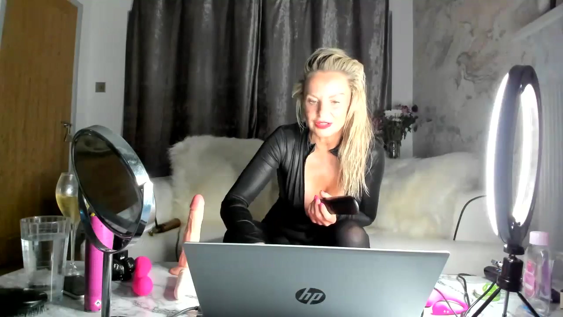 Gallery image thumbnail from Klo35's myfreecams stream on, 08/31/2023, 23:10 image 20 of 20