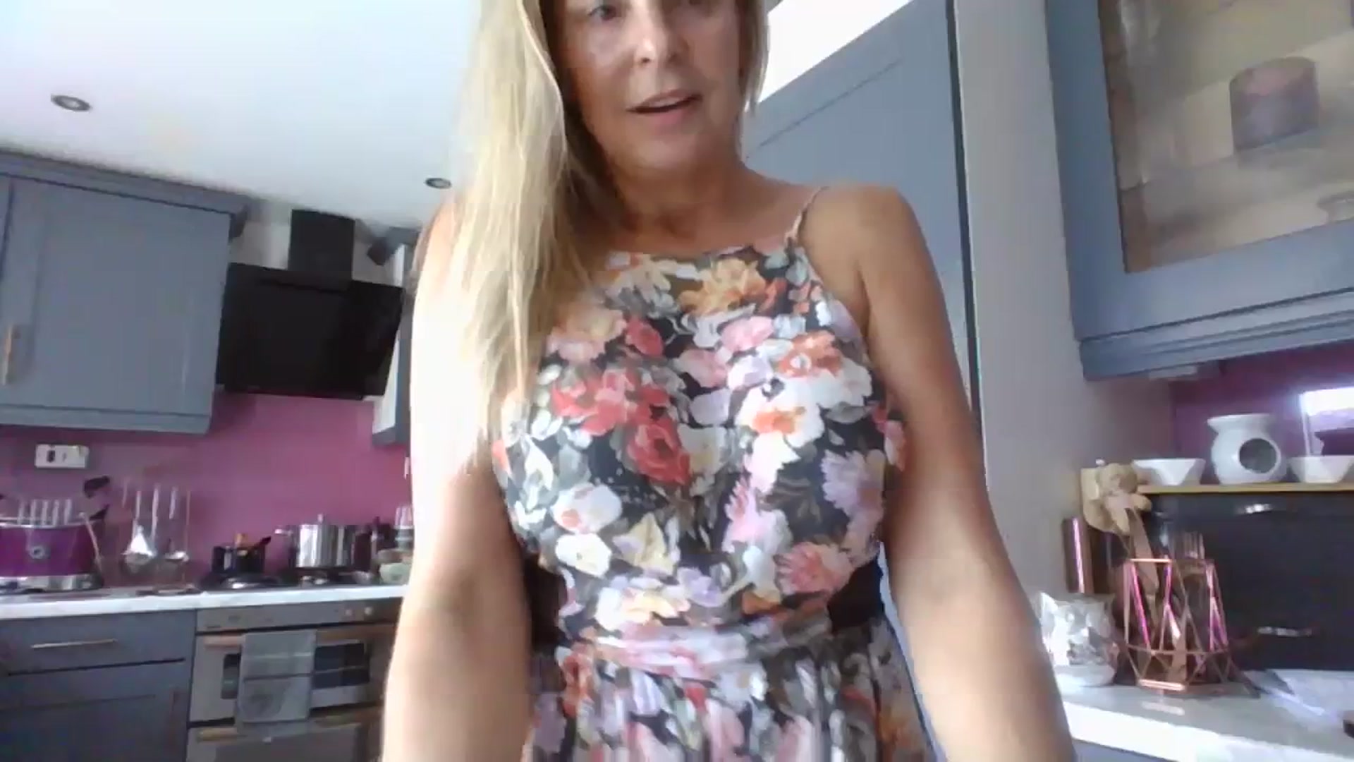 Gallery image thumbnail from Klo35's myfreecams stream on, 09/05/2023, 14:03 image 11 of 20