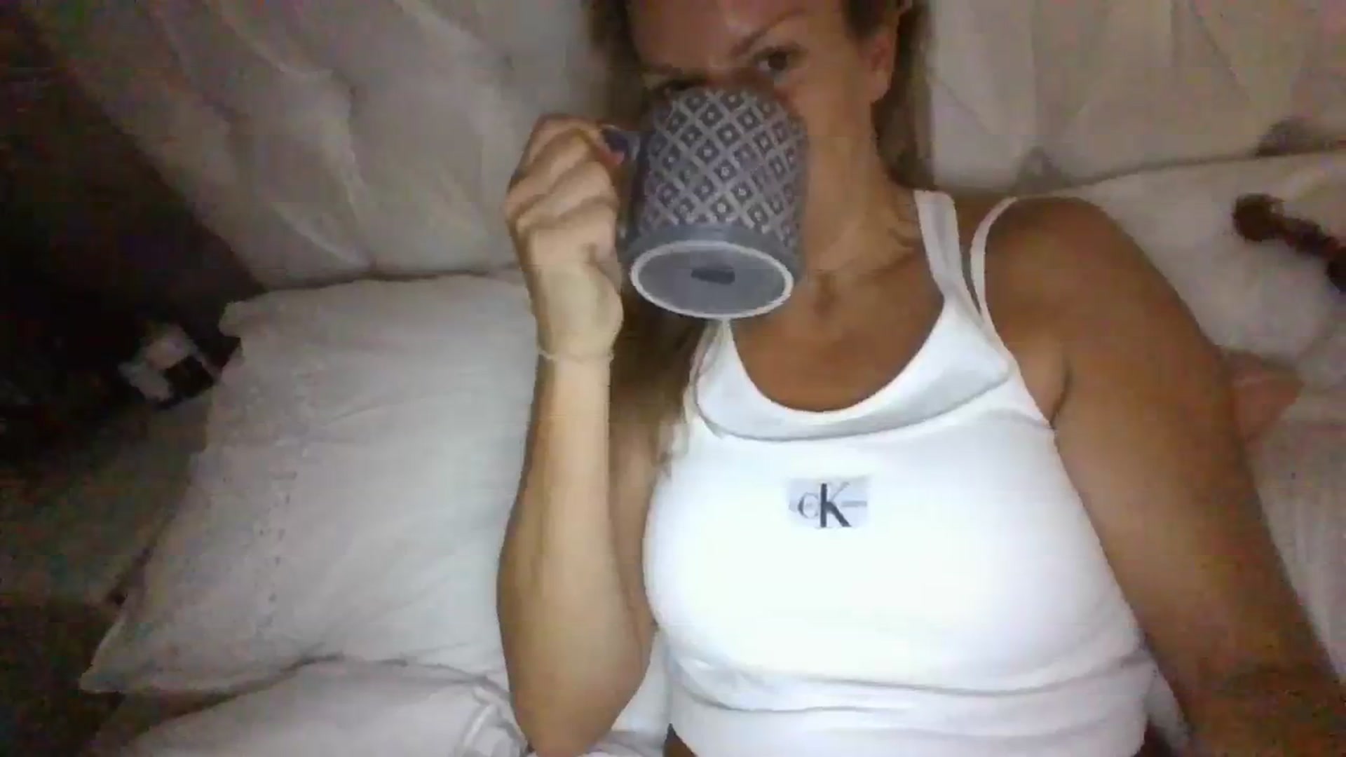 Gallery image thumbnail from Klo35's myfreecams stream on, 09/08/2023, 09:22 image 5 of 20