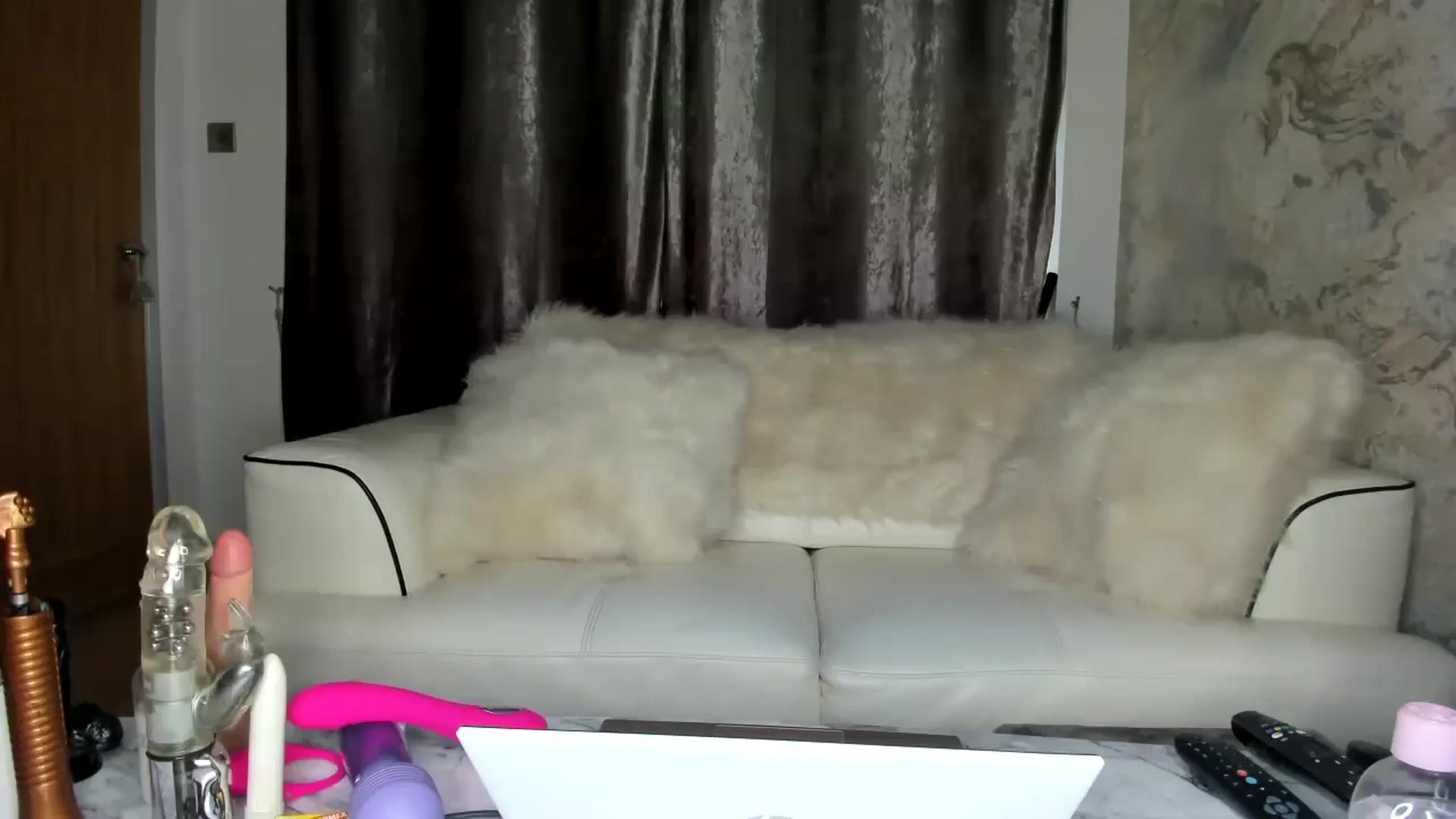 Gallery image thumbnail from Klo35's myfreecams stream on, 09/12/2023, 08:19 image 12 of 20