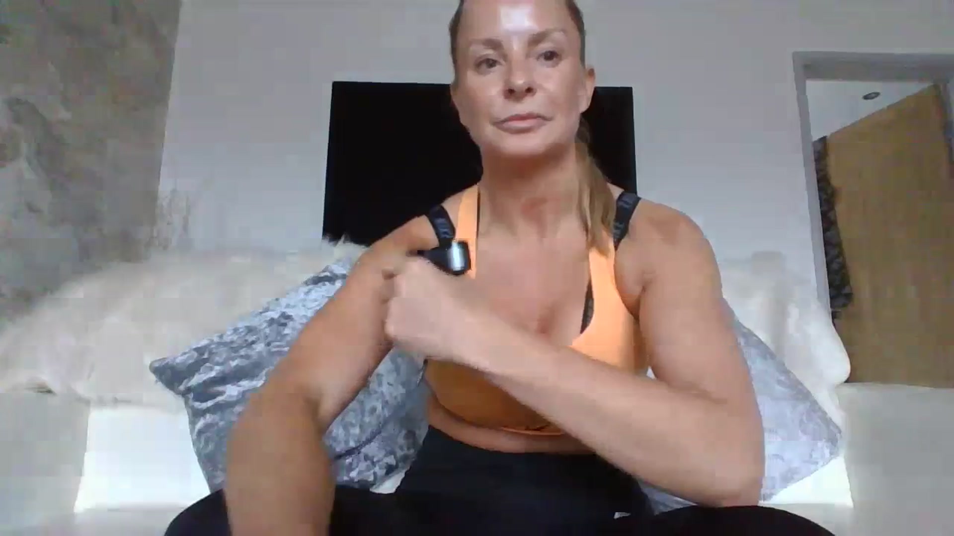 Gallery image thumbnail from Klo35's myfreecams stream on, 09/16/2023, 11:32 image 19 of 20