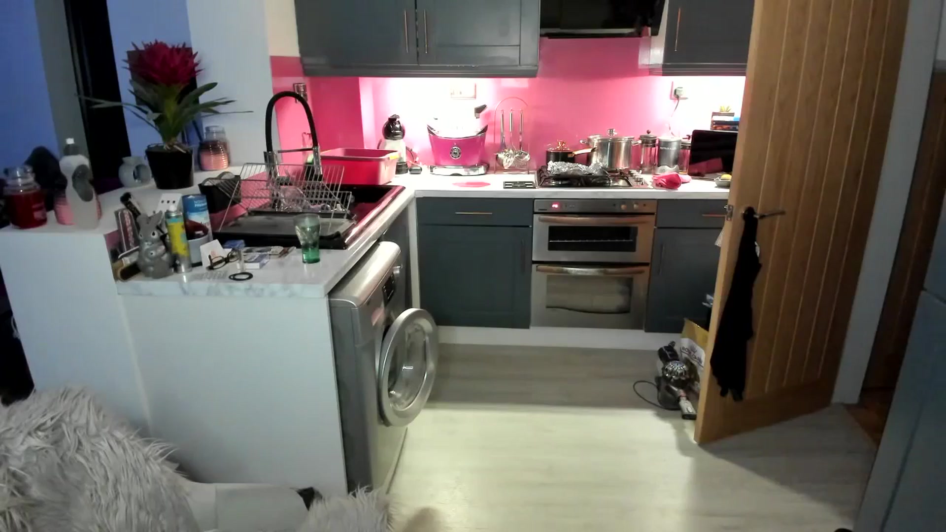 Gallery image thumbnail from Klo35's myfreecams stream on, 09/18/2023, 20:37 image 8 of 20