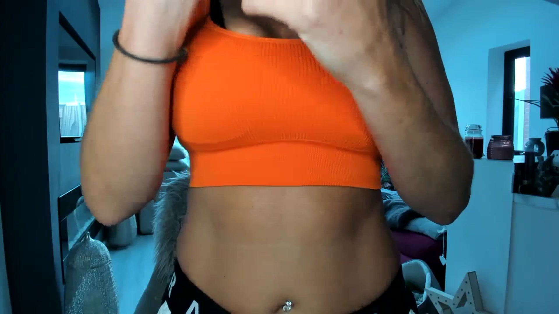Gallery image thumbnail from Klo35's myfreecams stream on, 10/03/2023, 17:19 image 15 of 20