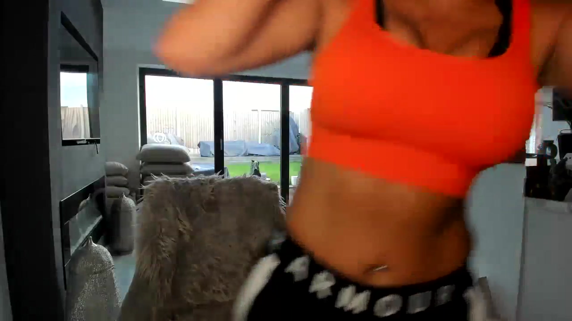 Gallery image thumbnail from Klo35's myfreecams stream on, 10/03/2023, 17:19 image 17 of 20