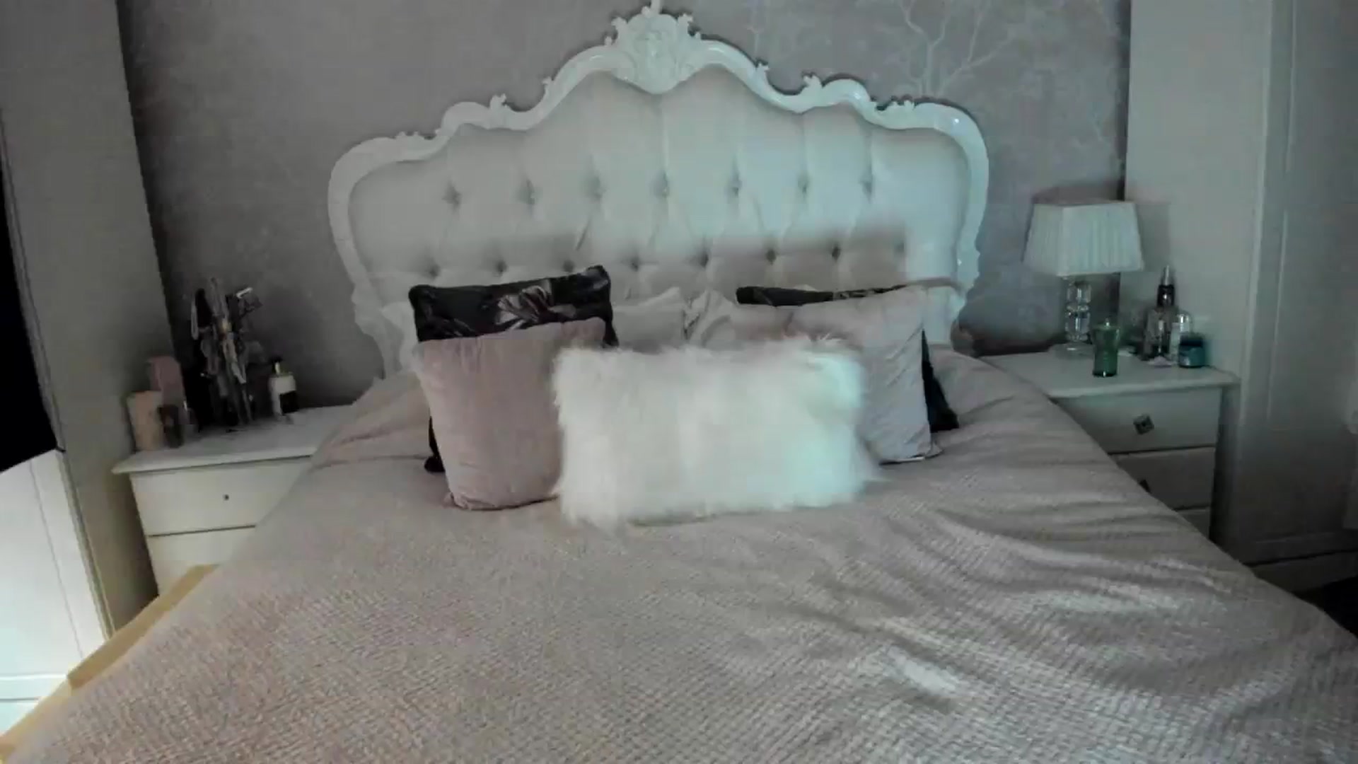 Gallery image thumbnail from Klo35's myfreecams stream on, 10/11/2023, 12:34 image 9 of 20