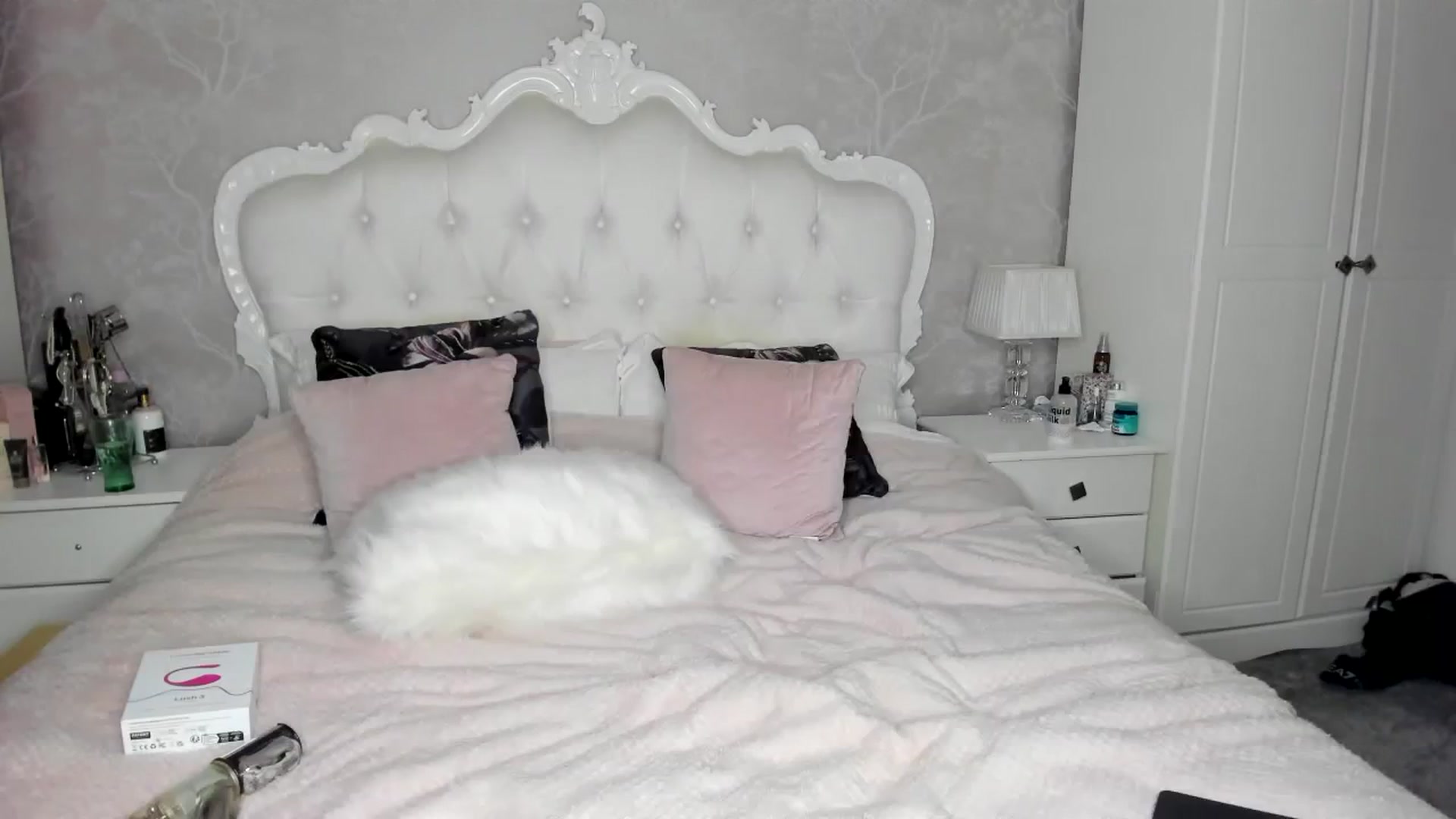 Gallery image thumbnail from Klo35's myfreecams stream on, 10/11/2023, 14:08 image 9 of 20