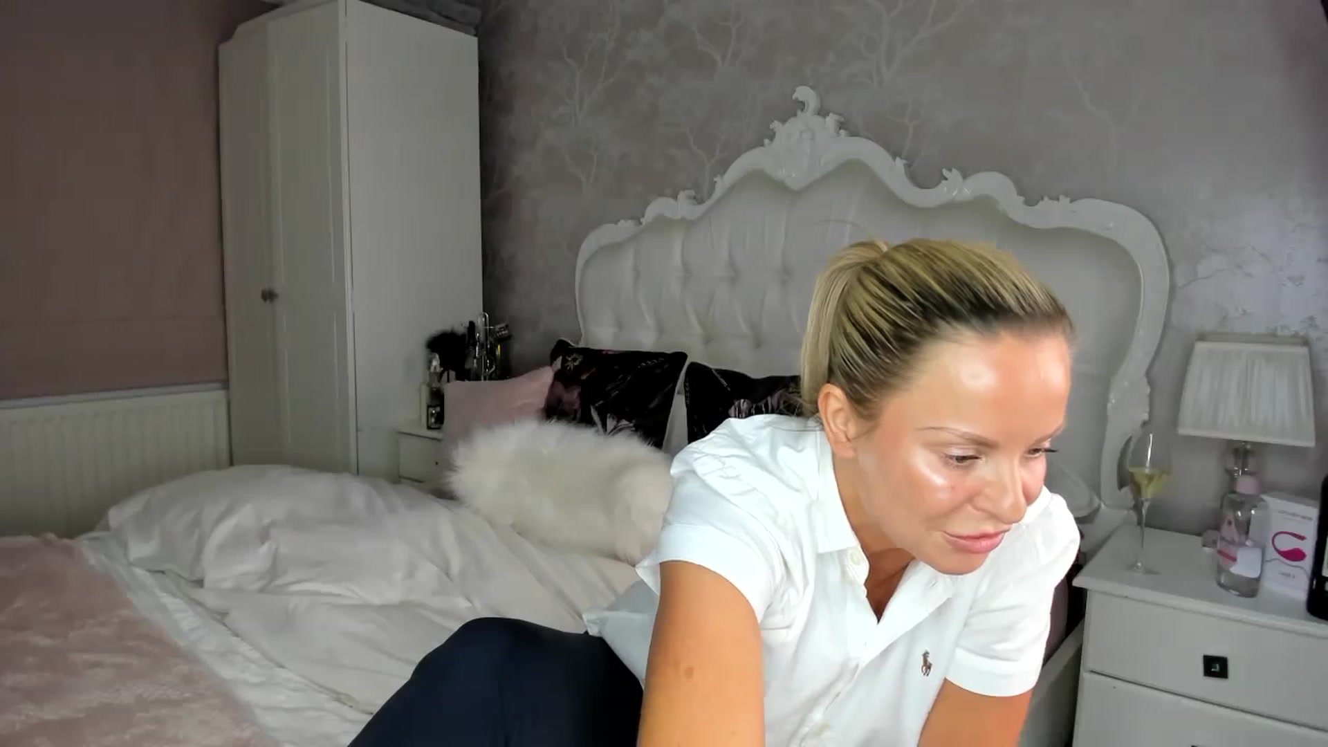 Gallery image thumbnail from Klo35's myfreecams stream on, 10/23/2023, 23:41 image 17 of 20