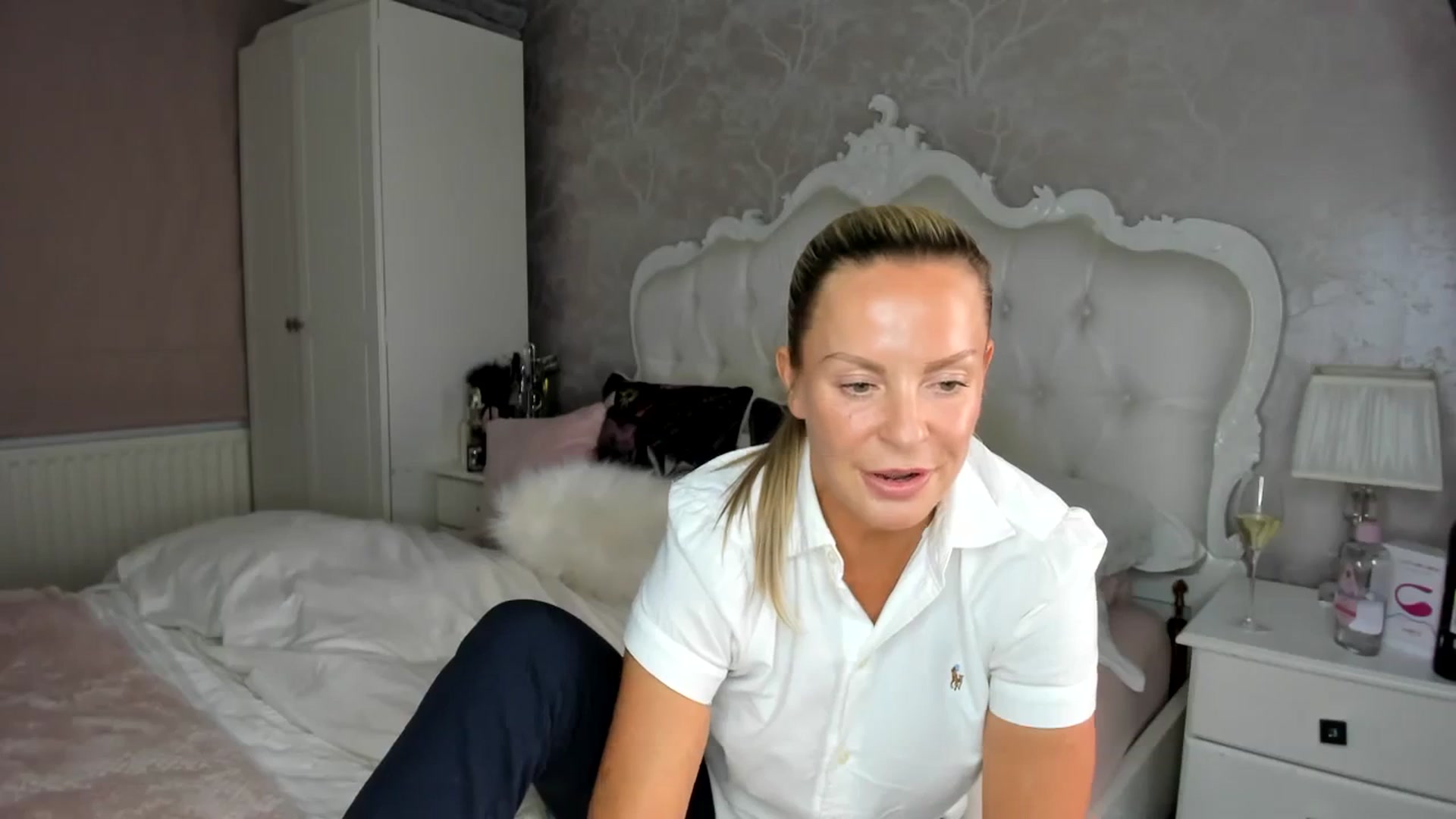Gallery image thumbnail from Klo35's myfreecams stream on, 10/23/2023, 23:41 image 19 of 20
