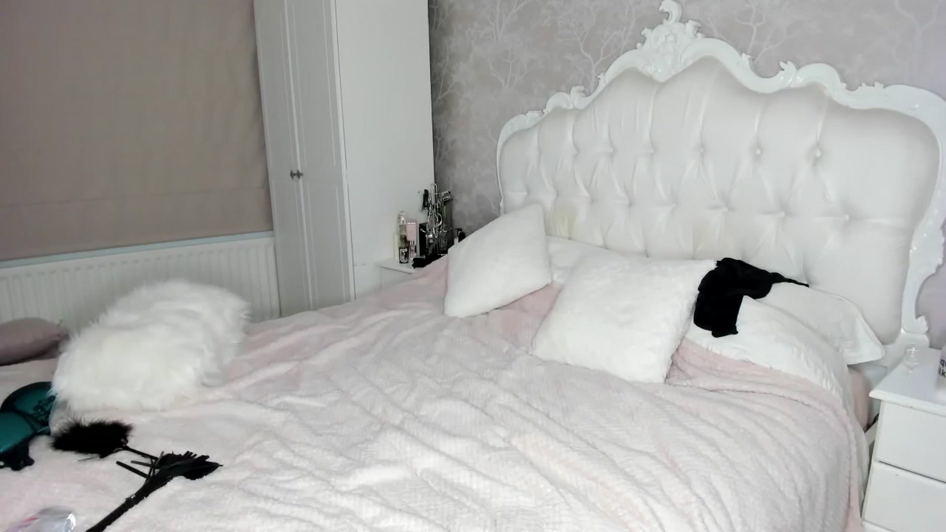 Gallery image thumbnail from Klo35's myfreecams stream on, 10/27/2023, 17:46 image 1 of 20