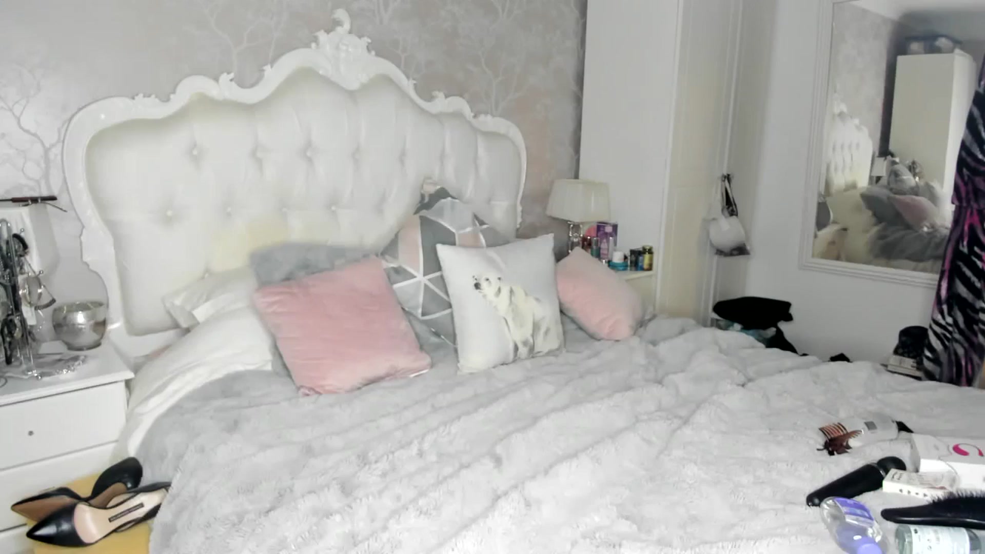 Gallery image thumbnail from Klo35's myfreecams stream on, 01/22/2024, 19:39 image 19 of 20