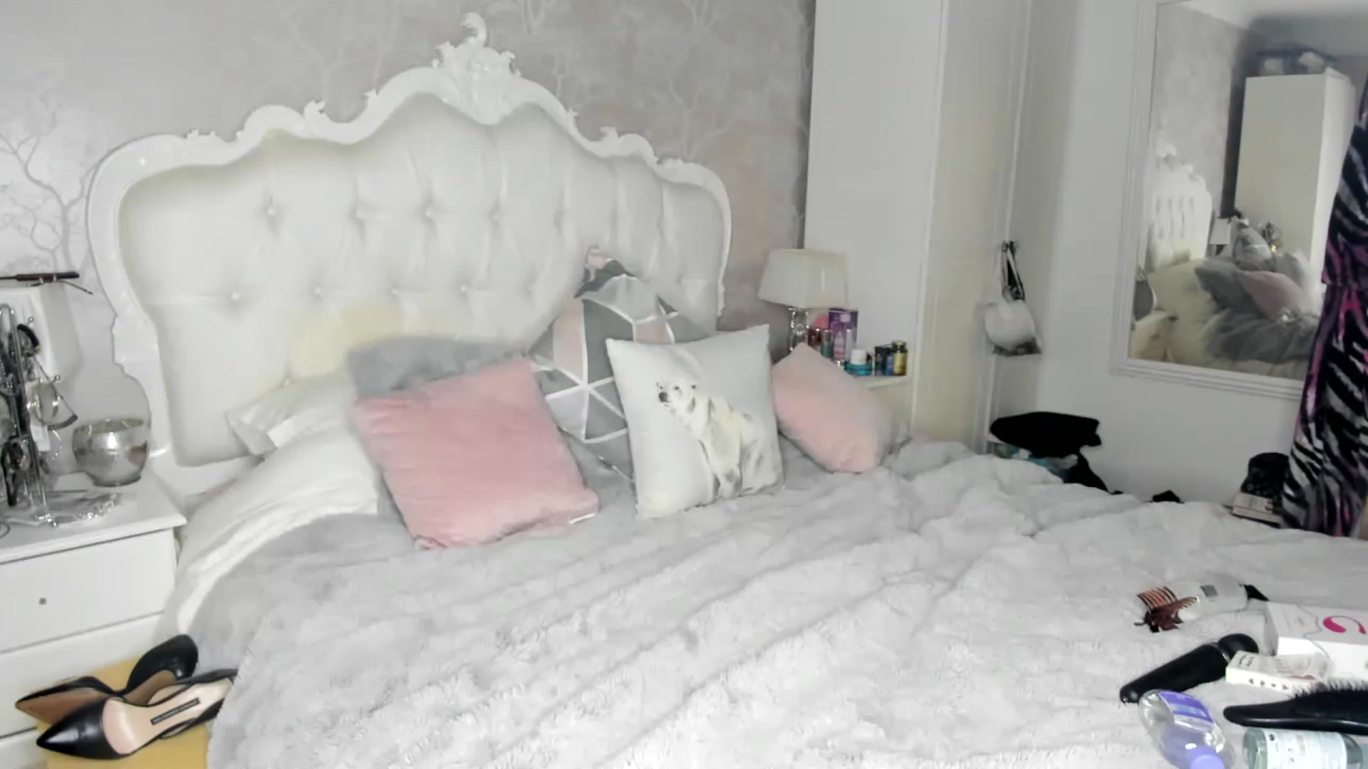 Gallery image thumbnail from Klo35's myfreecams stream on, 01/22/2024, 19:39 image 18 of 20
