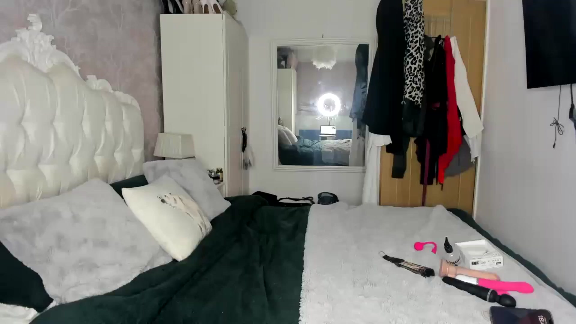 Gallery image thumbnail from Klo35's myfreecams stream on, 01/26/2024, 18:48 image 11 of 20