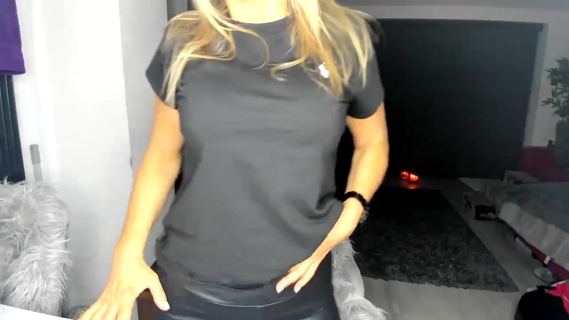 Gallery image thumbnail from Klo35's myfreecams stream on, 01/29/2024, 01:44 image 10 of 20