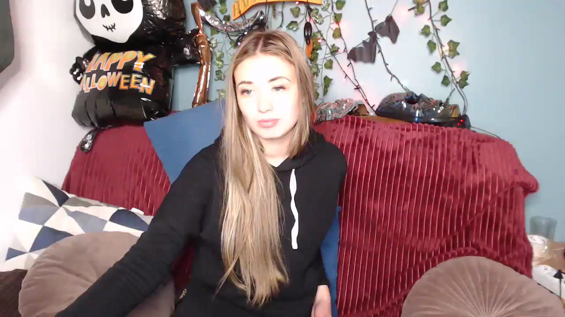 Gallery image thumbnail from Klorisse's myfreecams stream on, 10/16/2023, 17:26 image 10 of 20