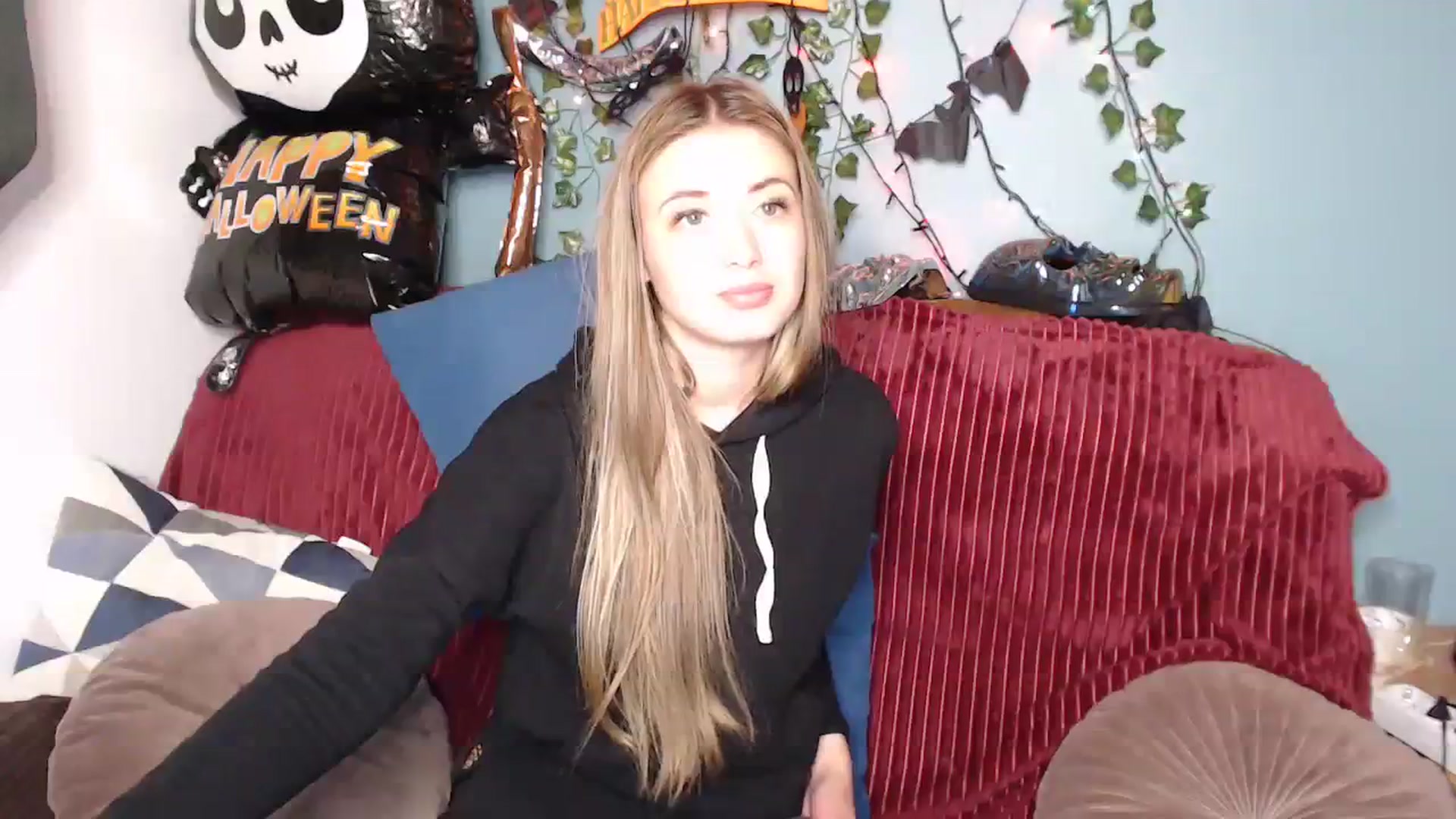 Gallery image thumbnail from Klorisse's myfreecams stream on, 10/16/2023, 17:26 image 9 of 20