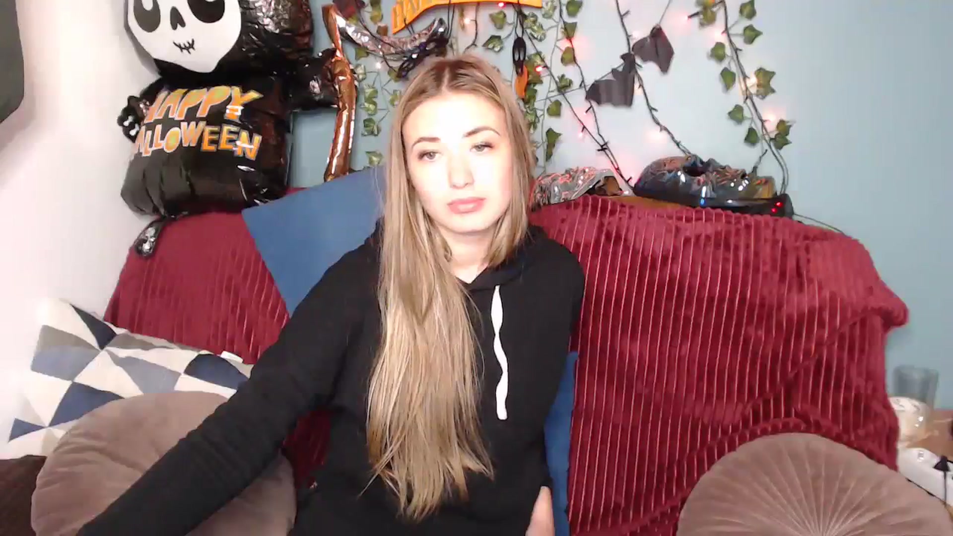 Gallery image thumbnail from Klorisse's myfreecams stream on, 10/16/2023, 17:26 image 15 of 20