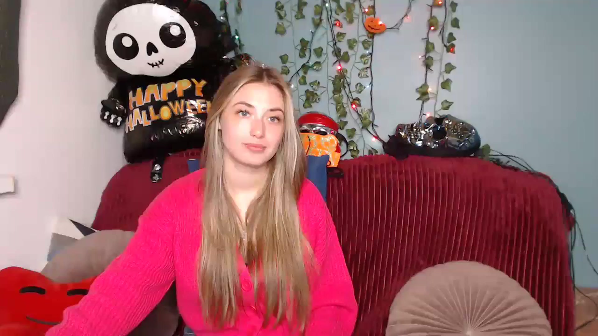 Gallery image thumbnail from Klorisse's myfreecams stream on, 10/17/2023, 13:03 image 8 of 20