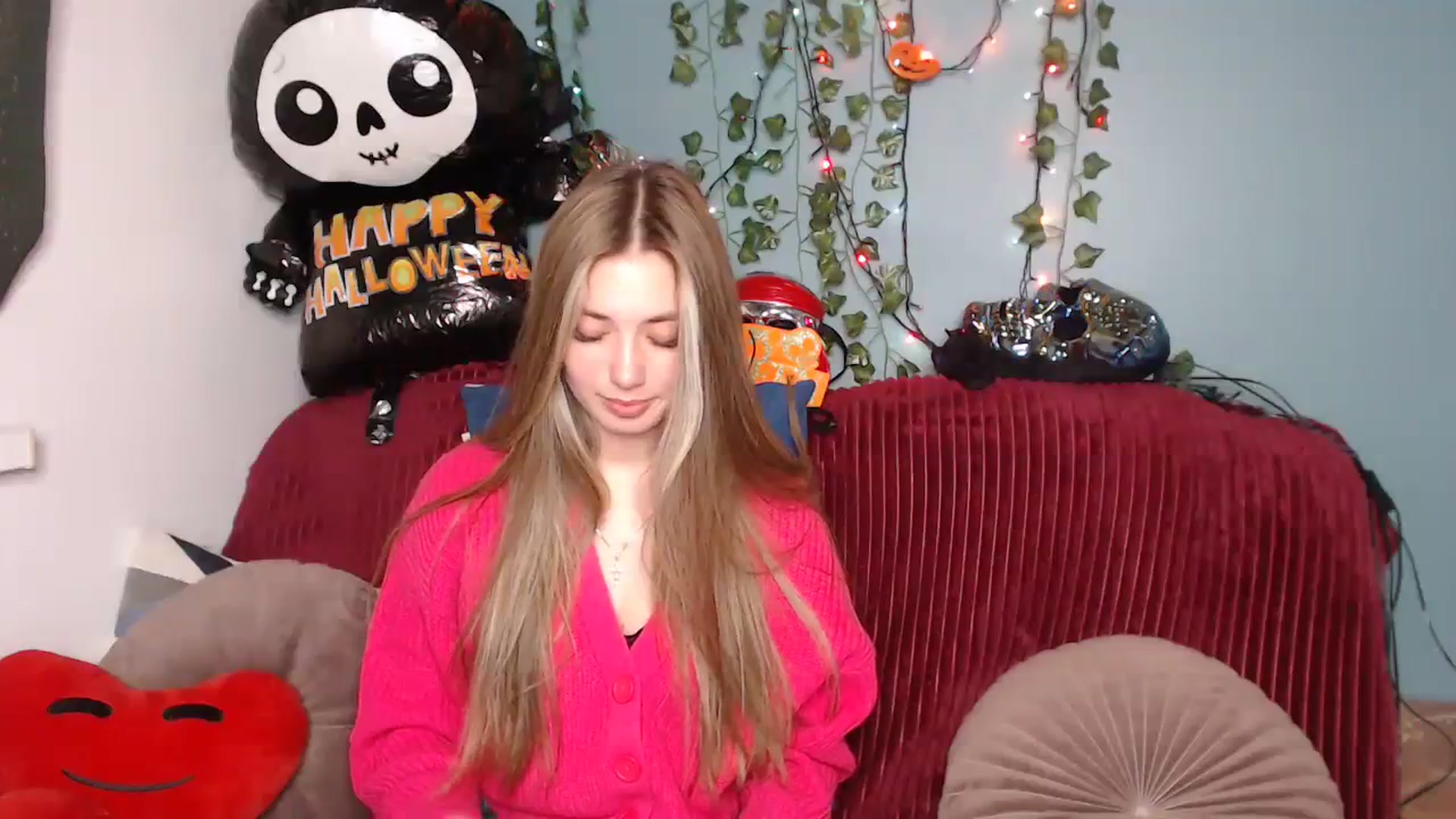 Gallery image thumbnail from Klorisse's myfreecams stream on, 10/17/2023, 13:03 image 15 of 20