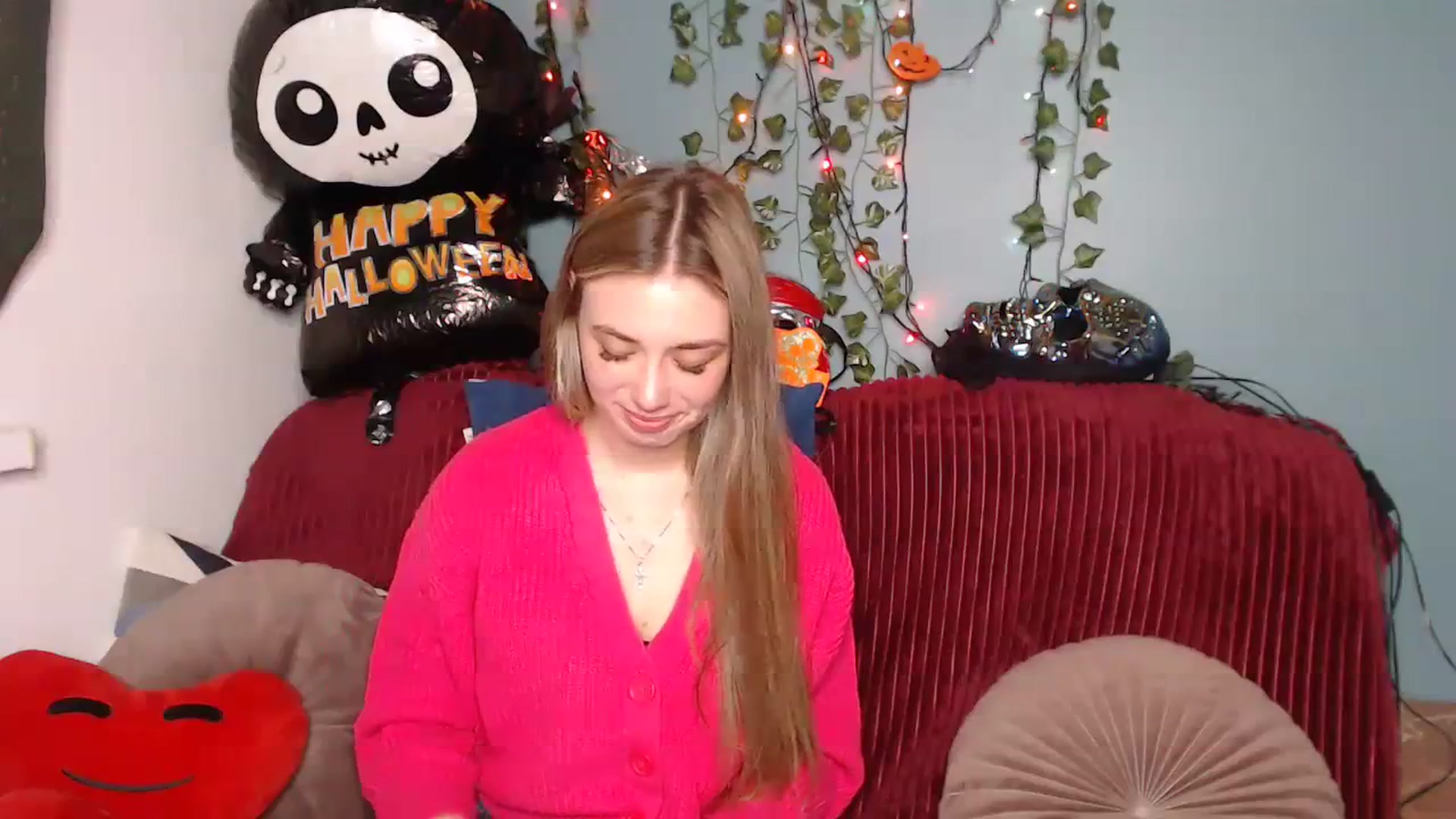 Gallery image thumbnail from Klorisse's myfreecams stream on, 10/17/2023, 13:03 image 10 of 20