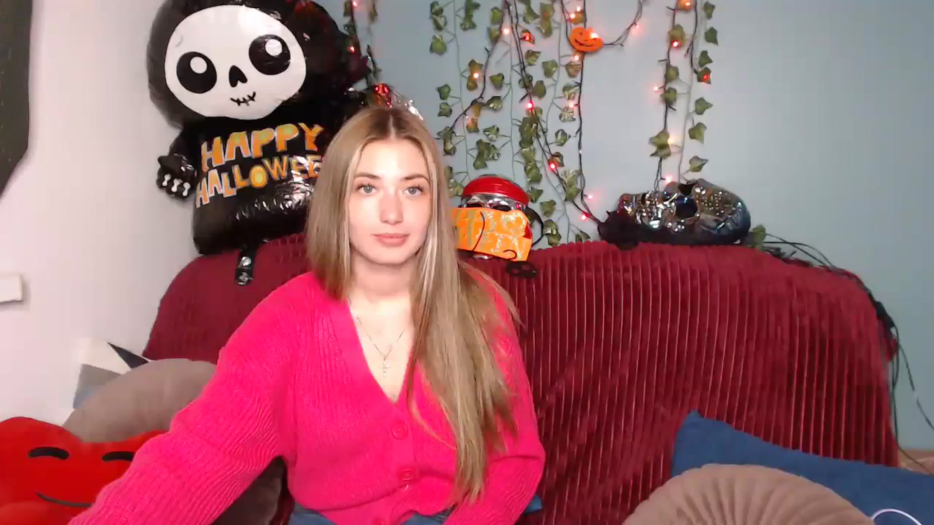 Gallery image thumbnail from Klorisse's myfreecams stream on, 10/17/2023, 13:03 image 2 of 20