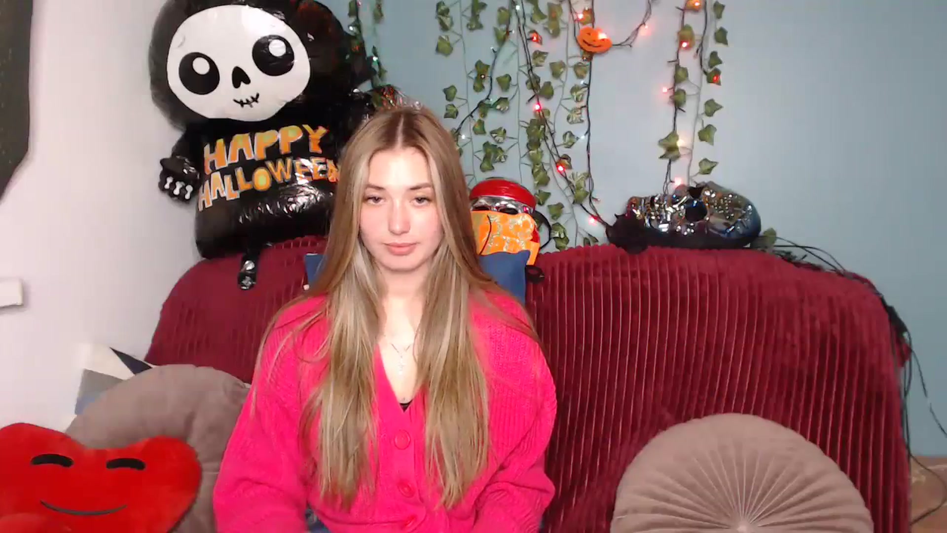 Gallery image thumbnail from Klorisse's myfreecams stream on, 10/17/2023, 13:03 image 16 of 20