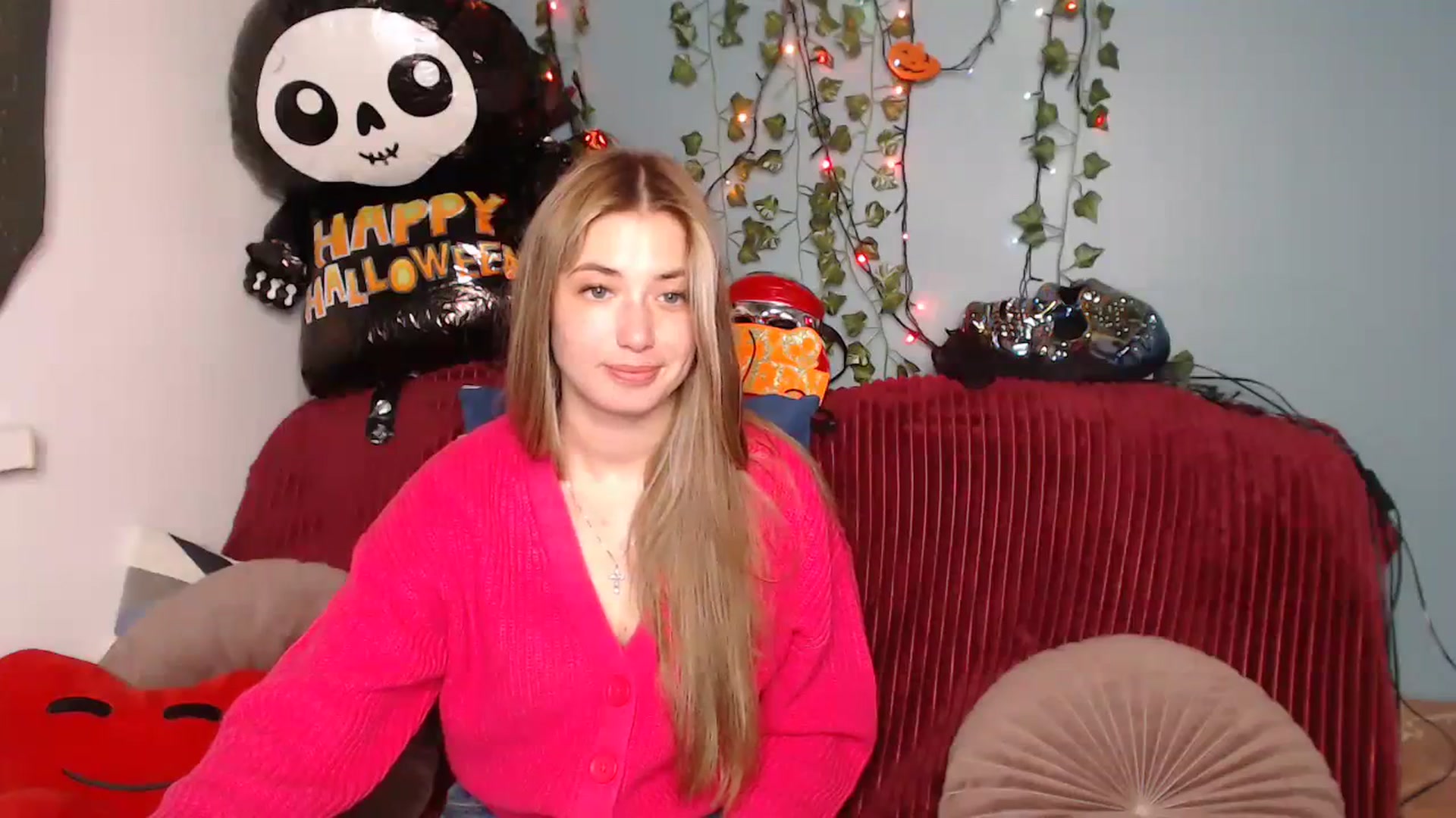 Gallery image thumbnail from Klorisse's myfreecams stream on, 10/17/2023, 13:03 image 5 of 20