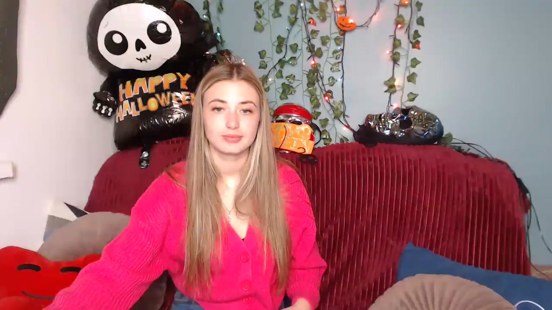 Gallery image thumbnail from Klorisse's myfreecams stream on, 10/17/2023, 13:03 image 1 of 20