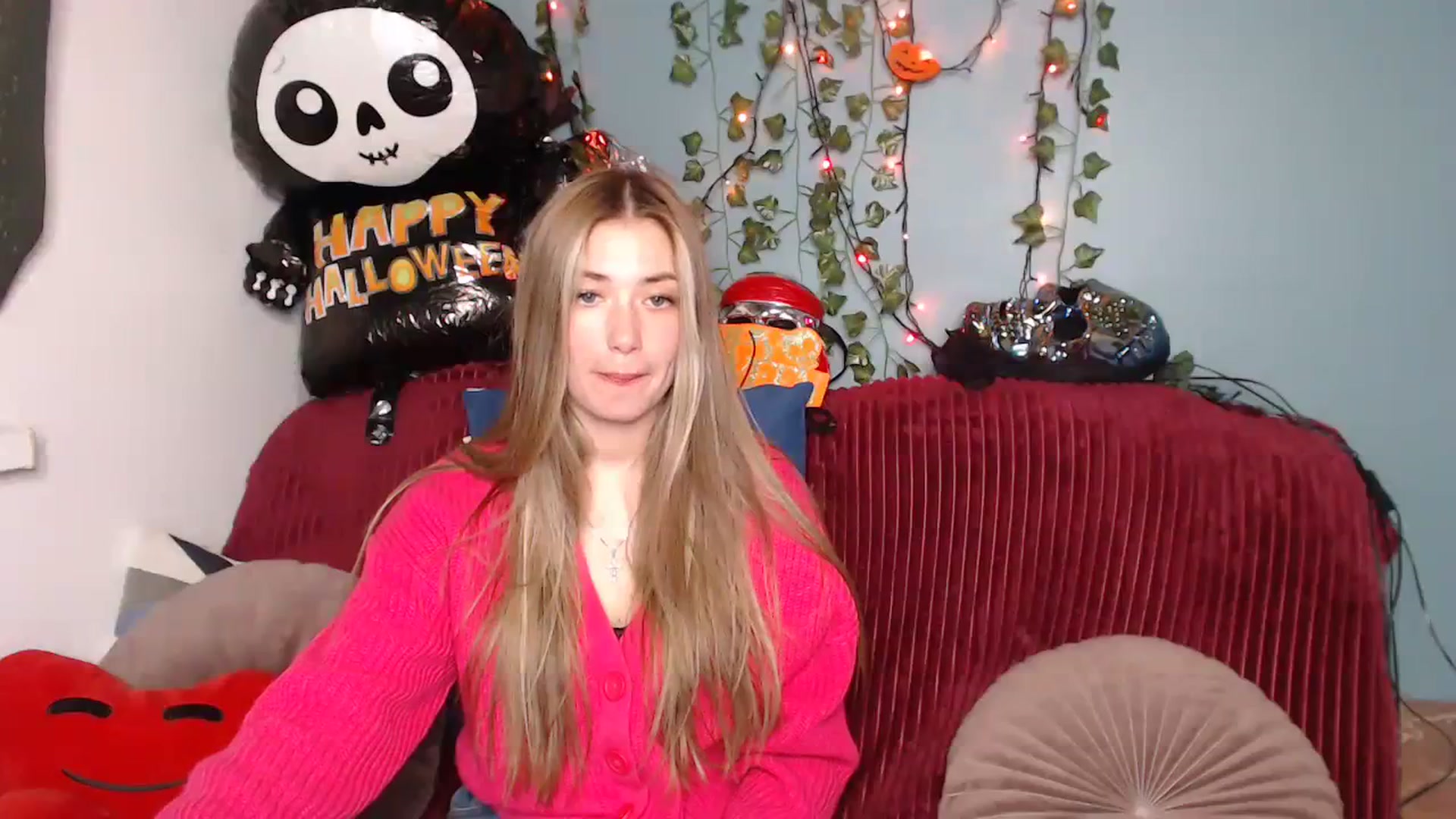 Gallery image thumbnail from Klorisse's myfreecams stream on, 10/17/2023, 13:03 image 17 of 20