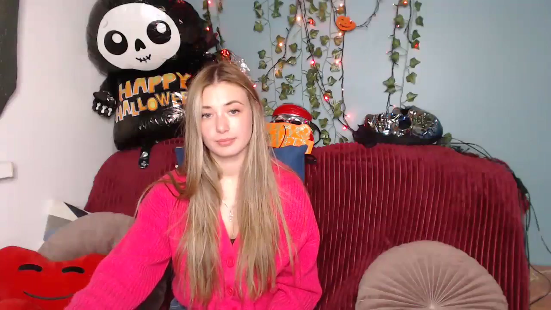 Gallery image thumbnail from Klorisse's myfreecams stream on, 10/17/2023, 13:03 image 18 of 20