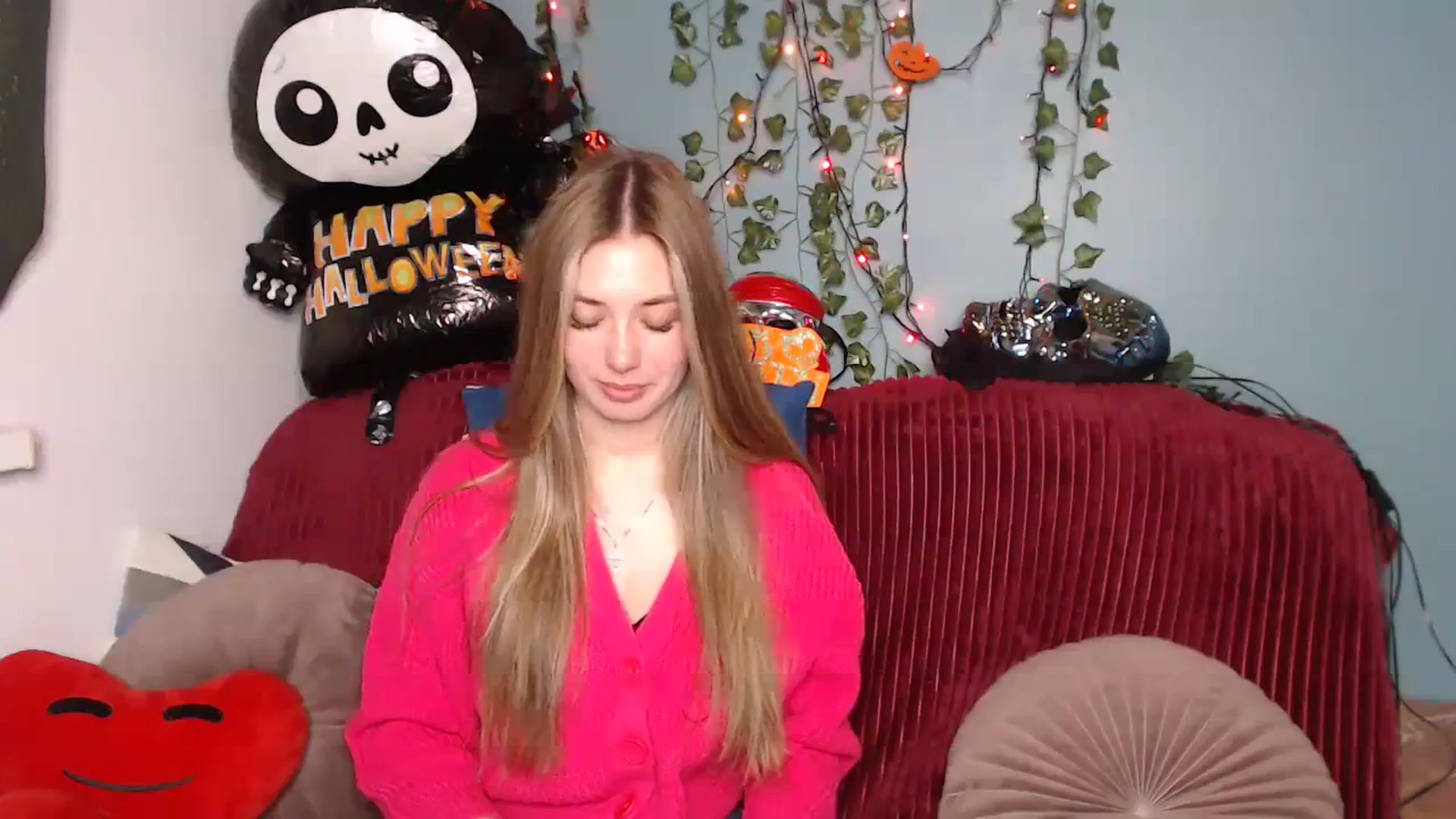 Gallery image thumbnail from Klorisse's myfreecams stream on, 10/17/2023, 13:03 image 12 of 20