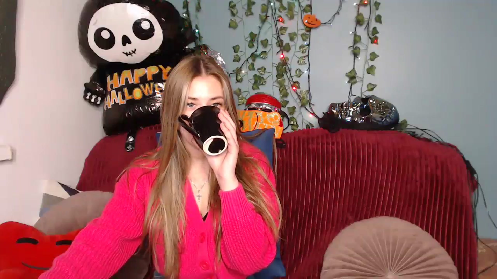 Gallery image thumbnail from Klorisse's myfreecams stream on, 10/17/2023, 13:03 image 14 of 20