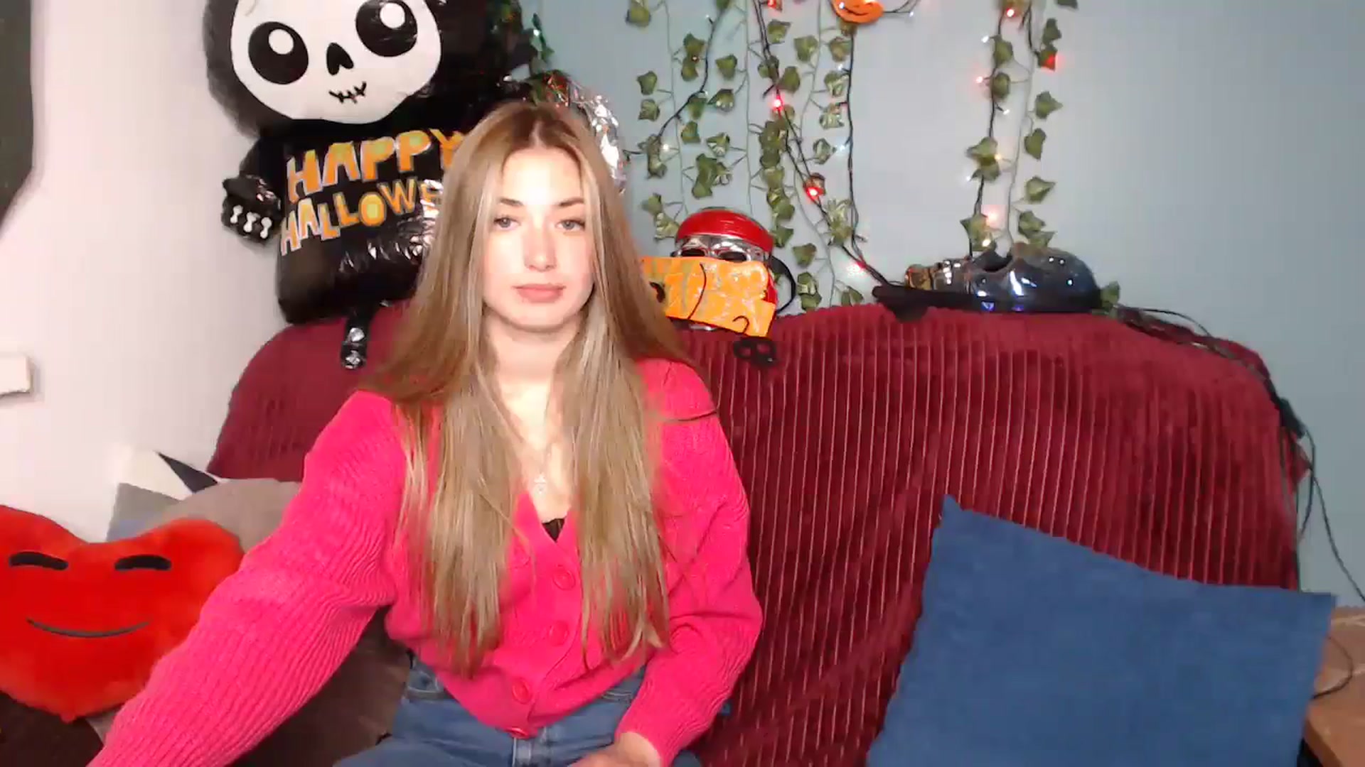 Gallery image thumbnail from Klorisse's myfreecams stream on, 10/17/2023, 14:41 image 10 of 20